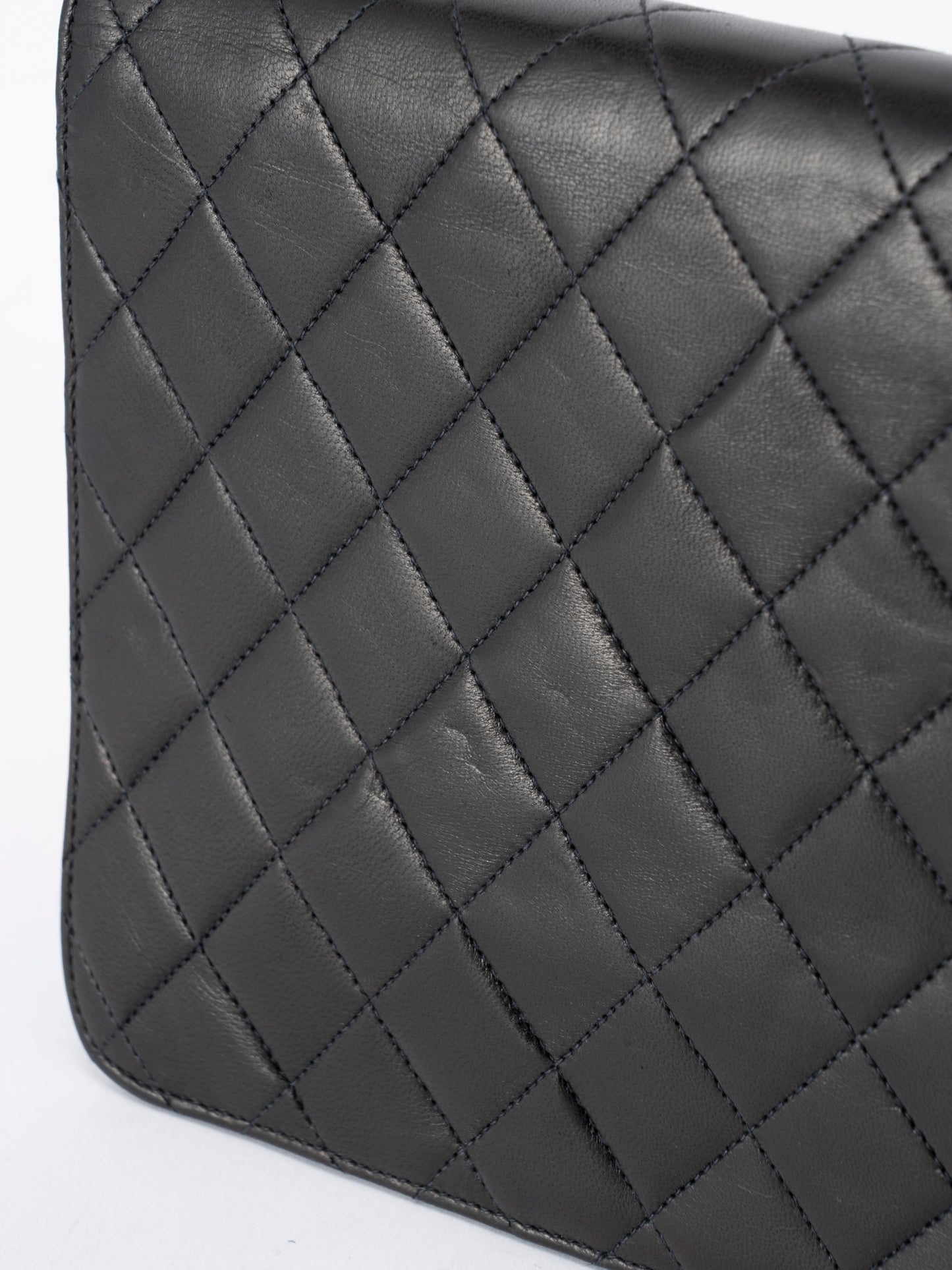 シャネル マトラッセ ターンロック チェーンショルダーバッグ ラムスキン ブラック ゴールド金具