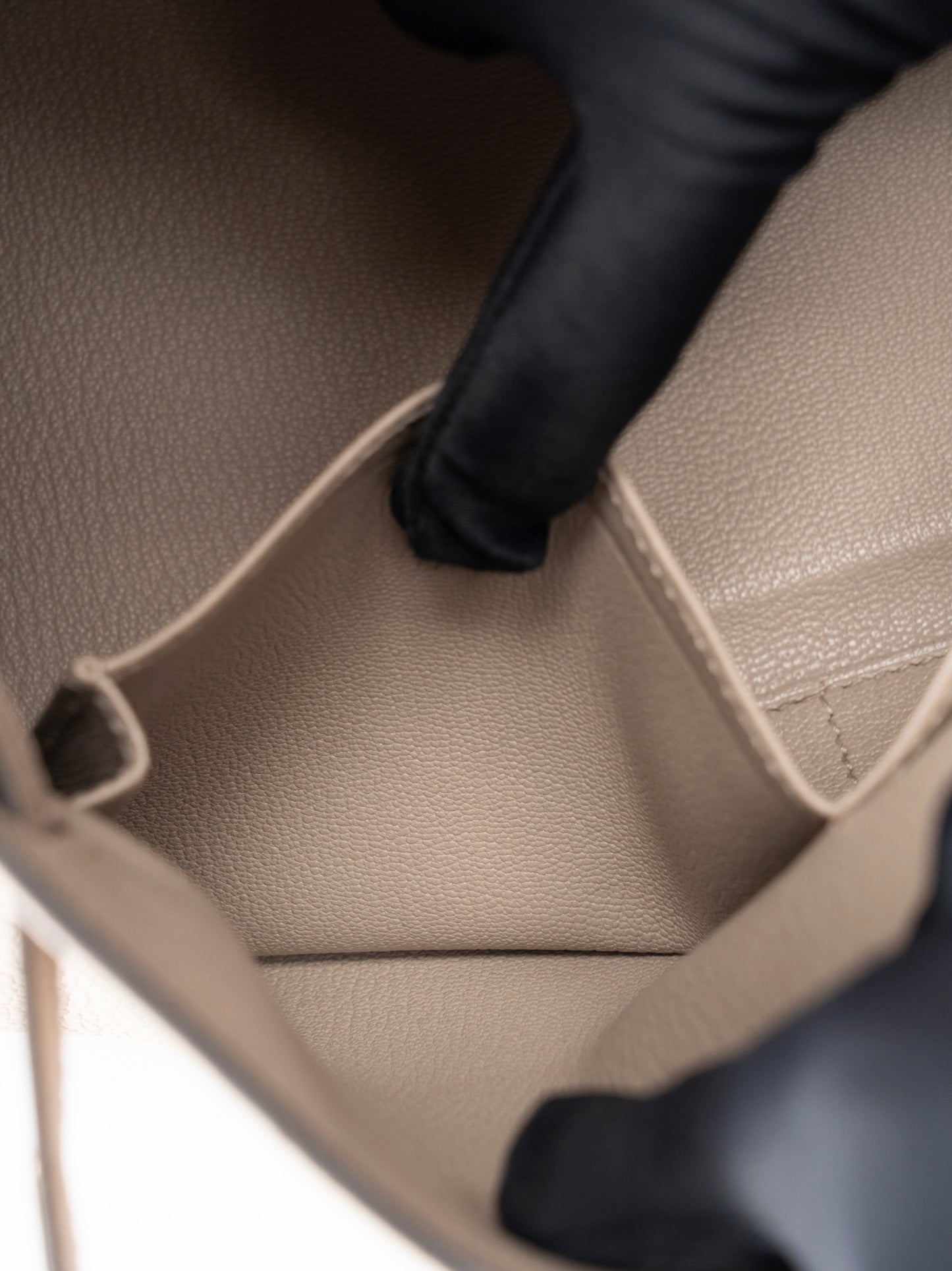 エルメス ケリー28 ハンドバッグ C刻:2018年 トゴ グリトゥル シルバー金具