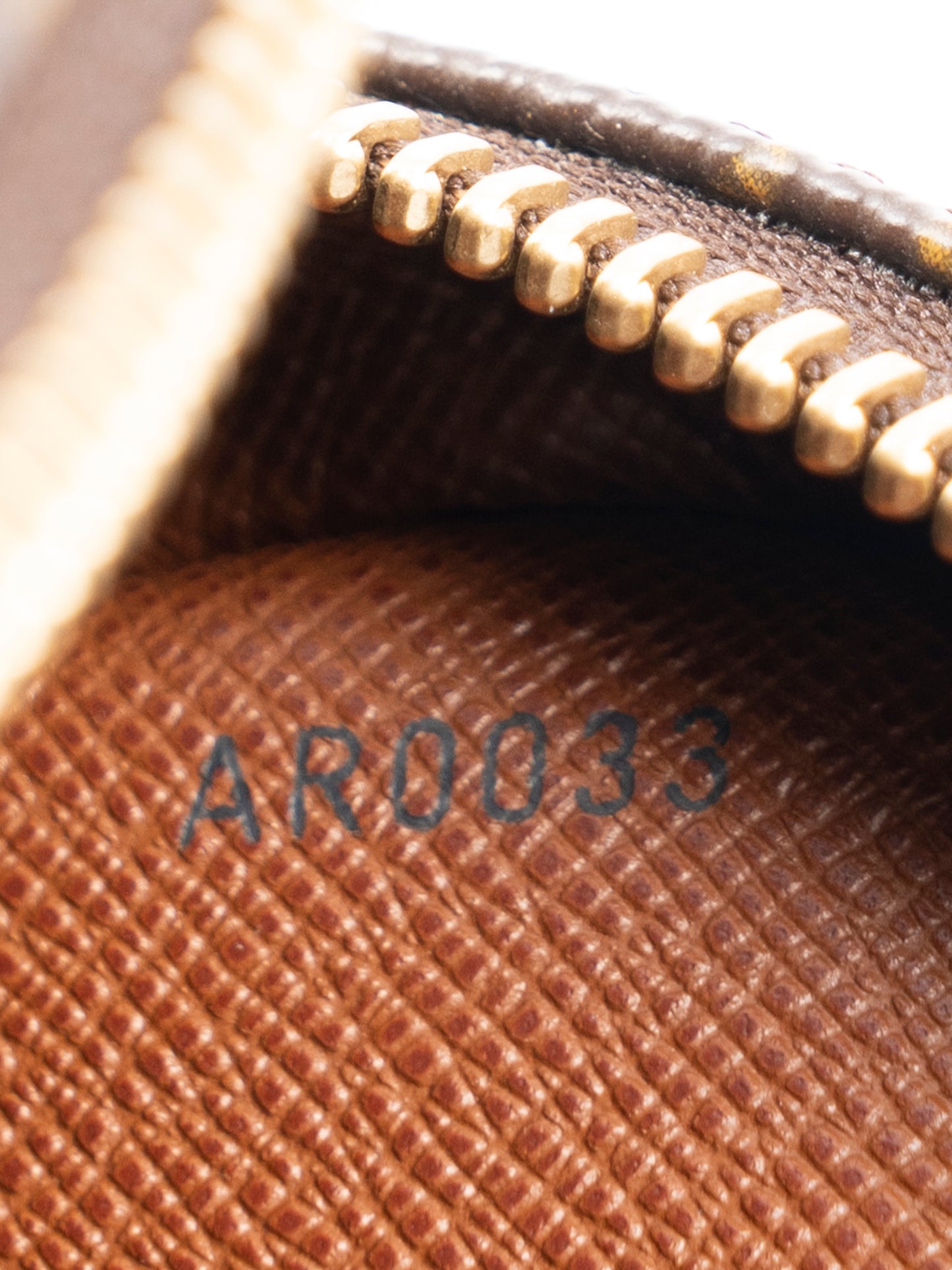 ルイ・ヴィトン M45236 アマゾン ショルダーバッグ モノグラムキャンバス ブラウン ゴールド金具