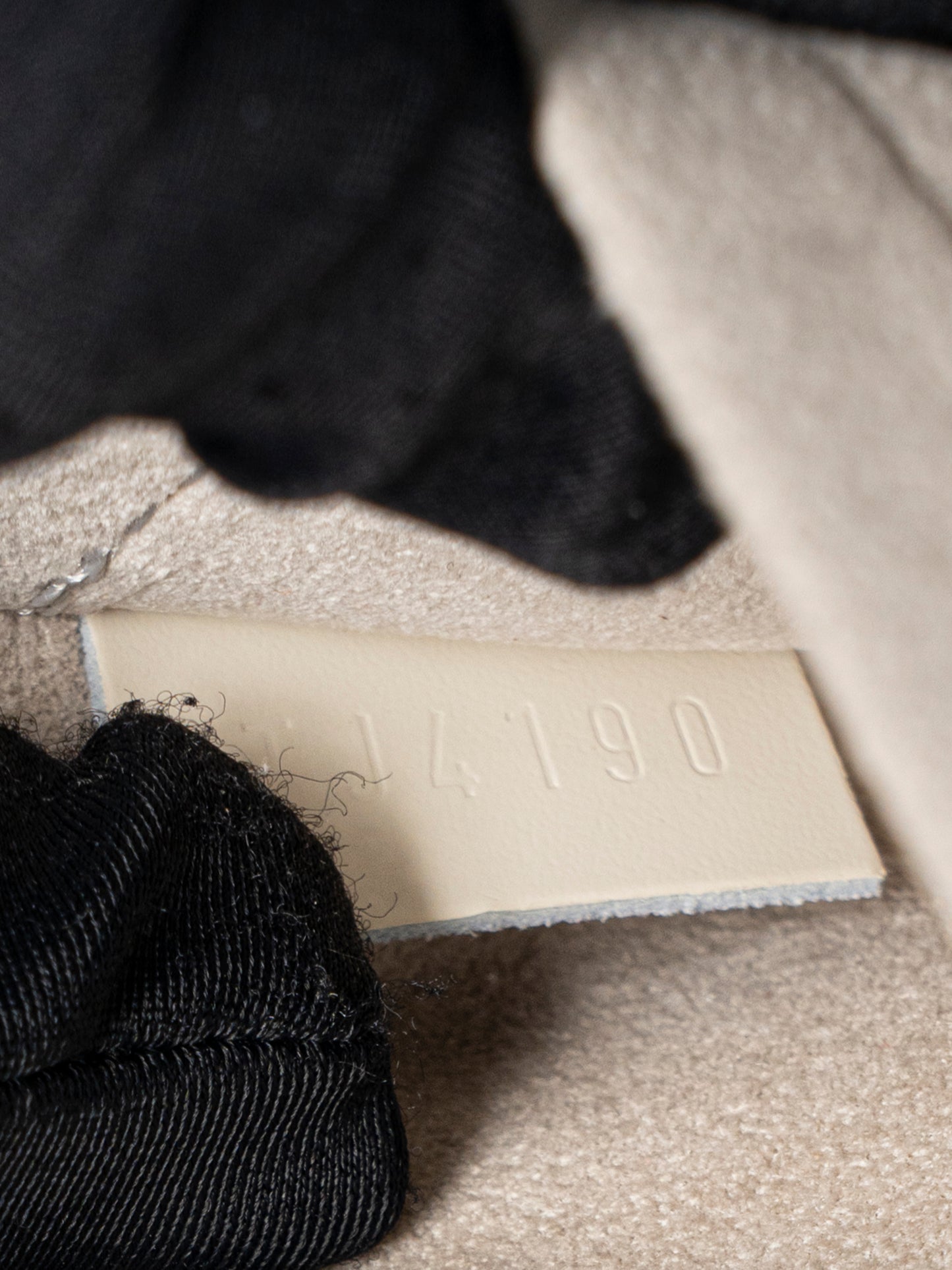 ルイ・ヴィトン M5929J ポシェットモンテーニュ ショルダーバッグ エピ ホワイト シルバー金具