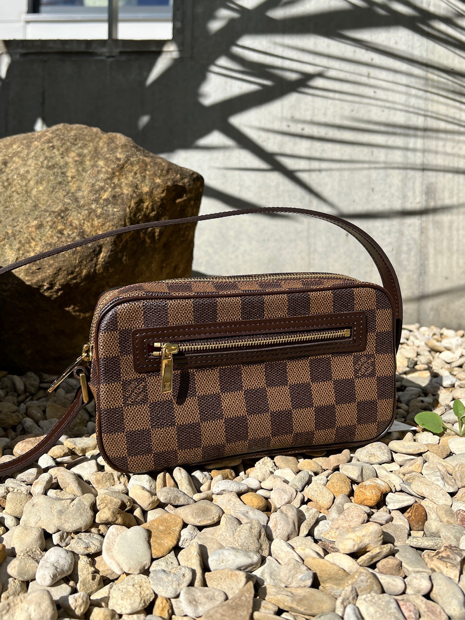 LOUIS VUITTON ポシェット•シテ-