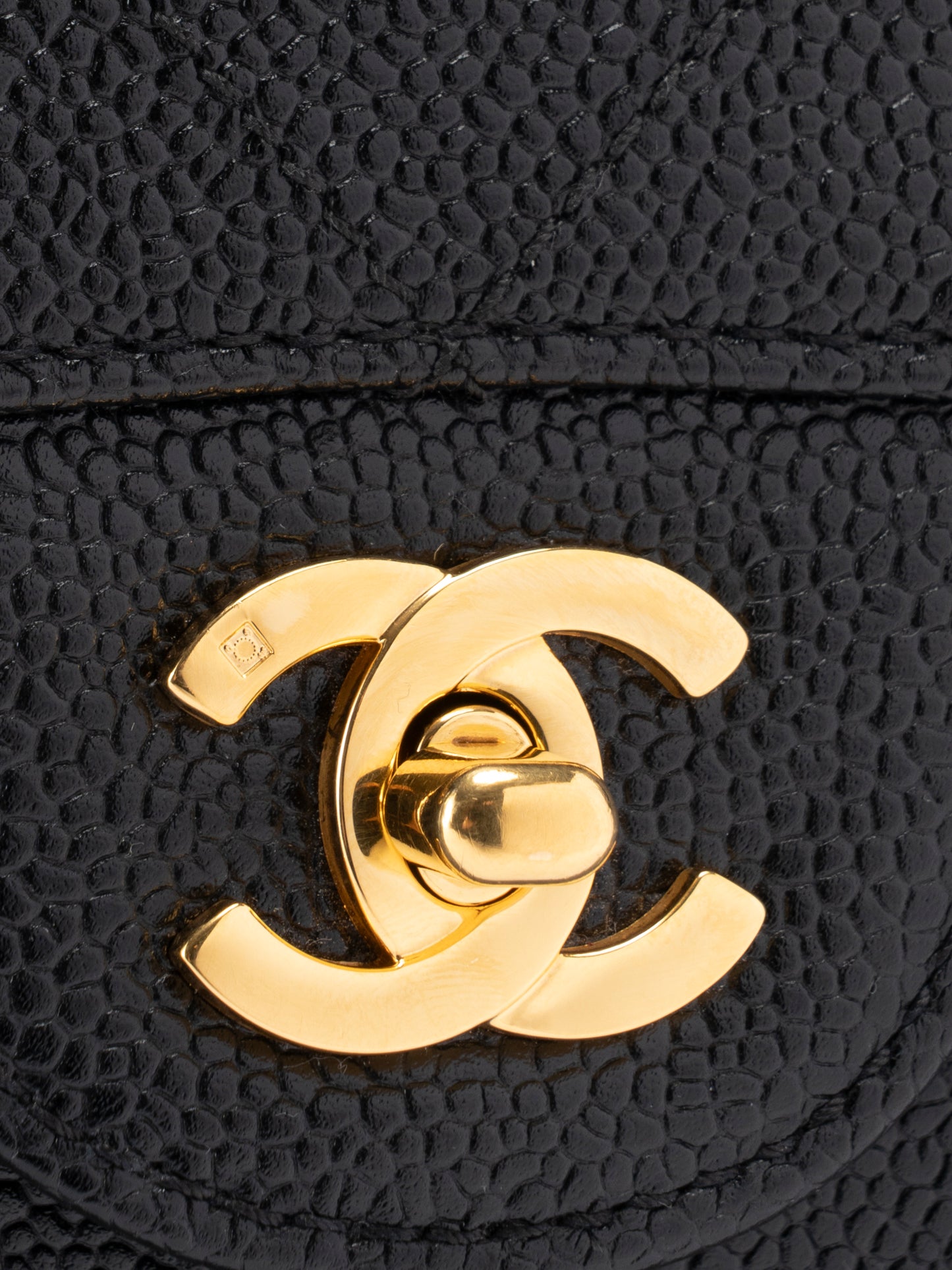 シャネル マトラッセ チェーンショルダーバッグ キャビアスキン ブラック ゴールド金具