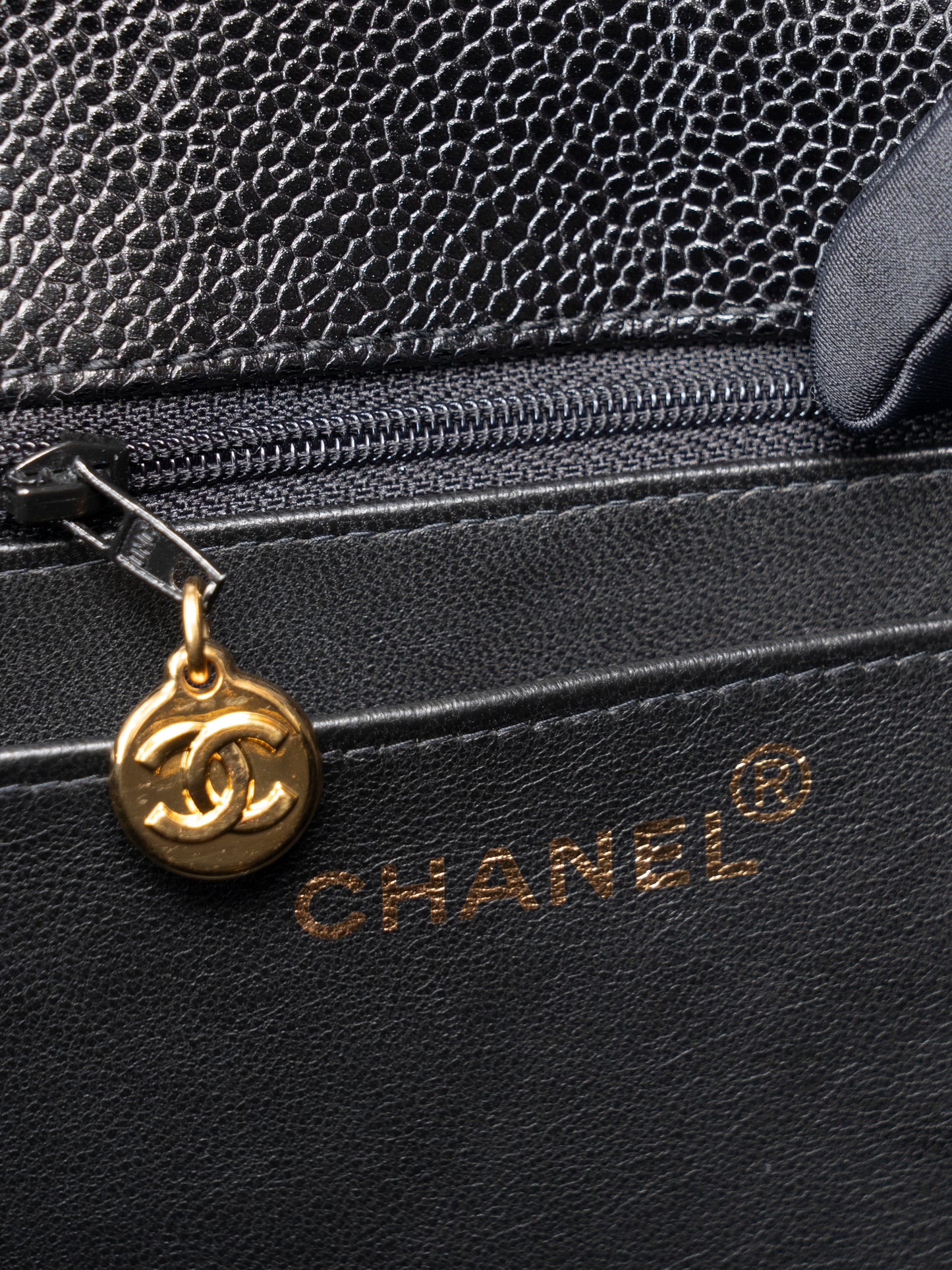 シャネル マトラッセ チェーンショルダーバッグ キャビアスキン ブラック ゴールド金具