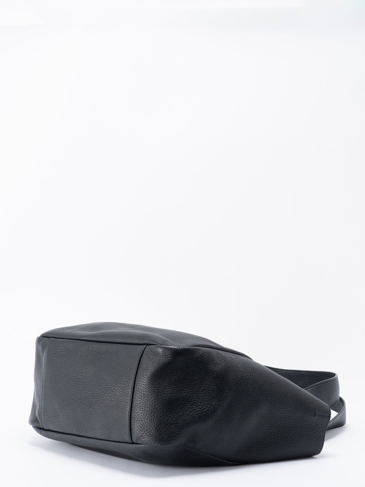 サンローラン LE 5 A 7 BEA トートバッグ ソフトディアスキン ブラック ゴールド金具