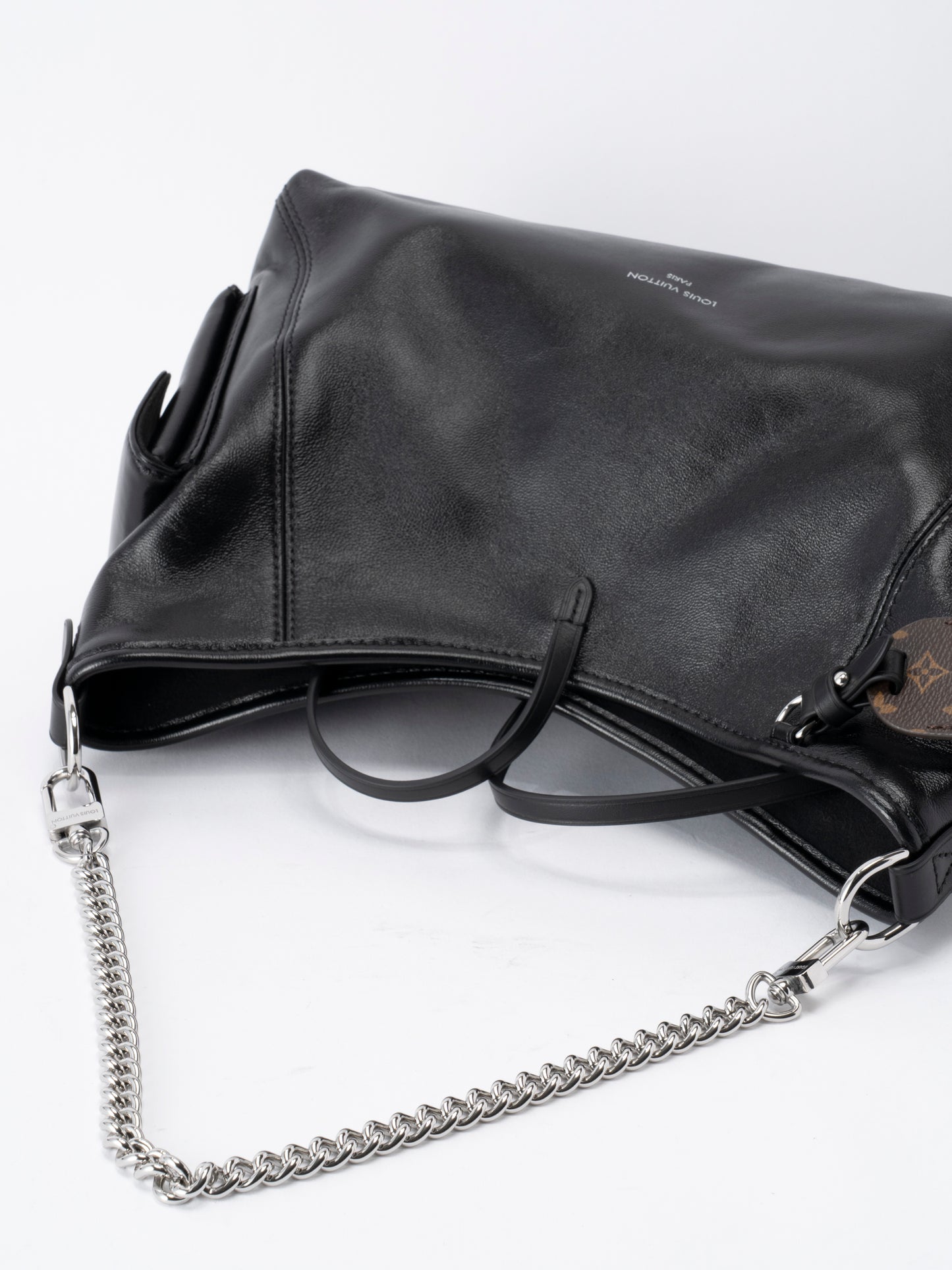 ルイ・ヴィトン M24861 キャリーオール カーゴPM ICチップ 2WAY ショルダーバッグ ラムスキン ブラック シルバー金具