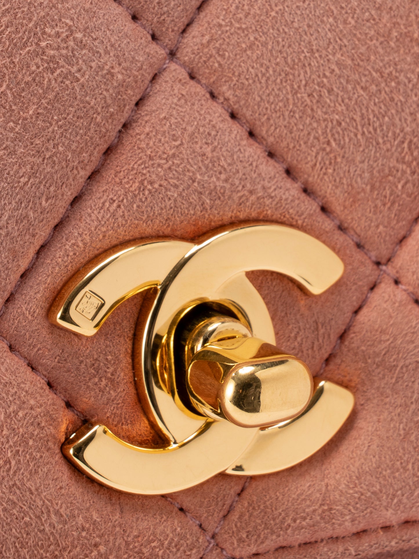 シャネル マトラッセ チェーンショルダーバッグ スエード ピンク ゴールド金具