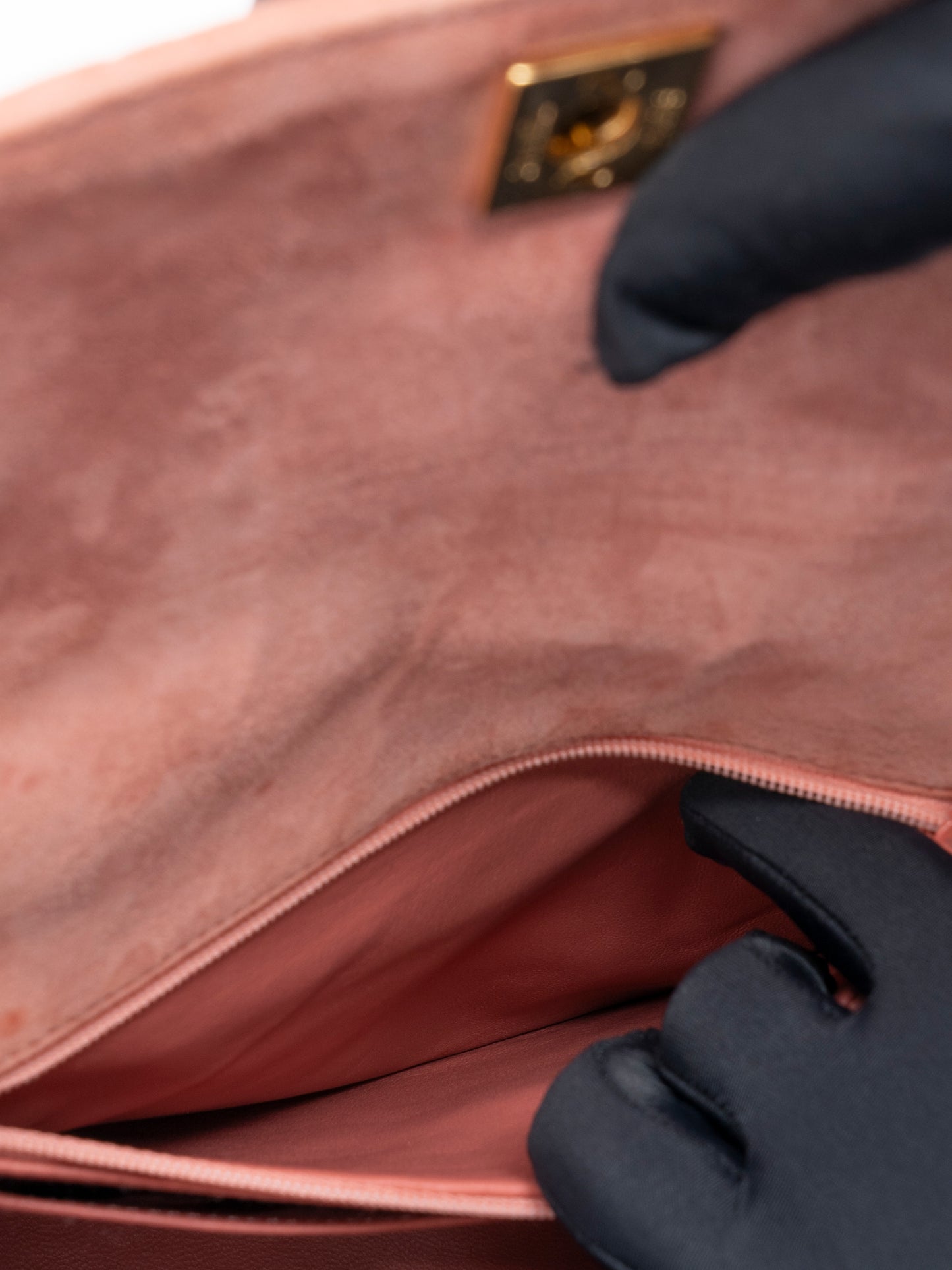 シャネル マトラッセ チェーンショルダーバッグ スエード ピンク ゴールド金具