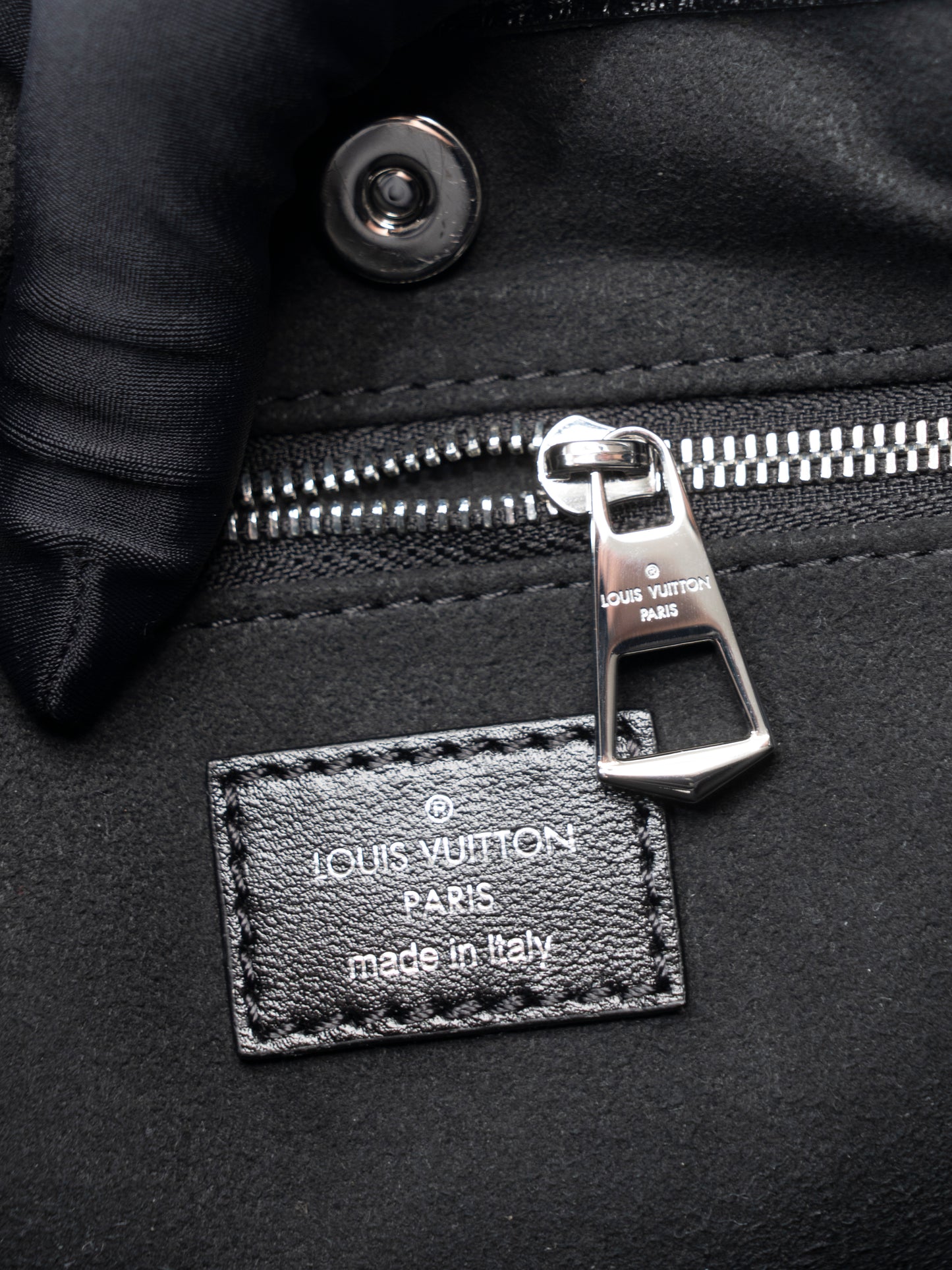 ルイ・ヴィトン M24861 キャリーオール カーゴPM ICチップ 2WAY ショルダーバッグ ラムスキン ブラック シルバー金具