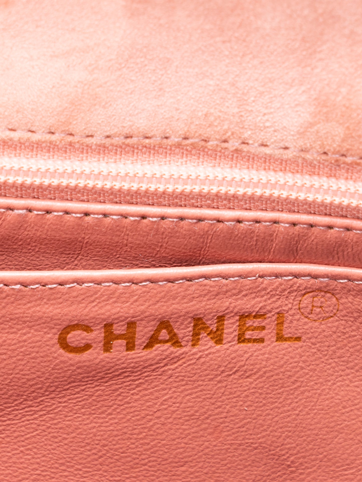 シャネル マトラッセ チェーンショルダーバッグ スエード ピンク ゴールド金具