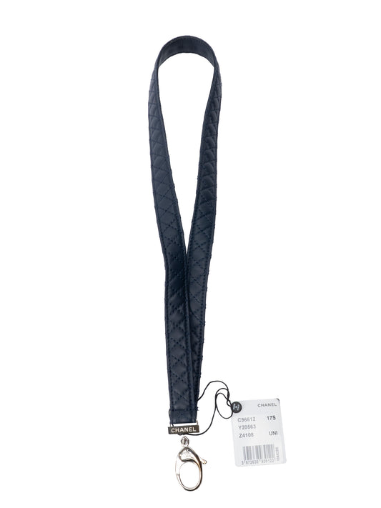 シャネル マトラッセ ネックストラップ カーフスキン ネイビー シルバー金具