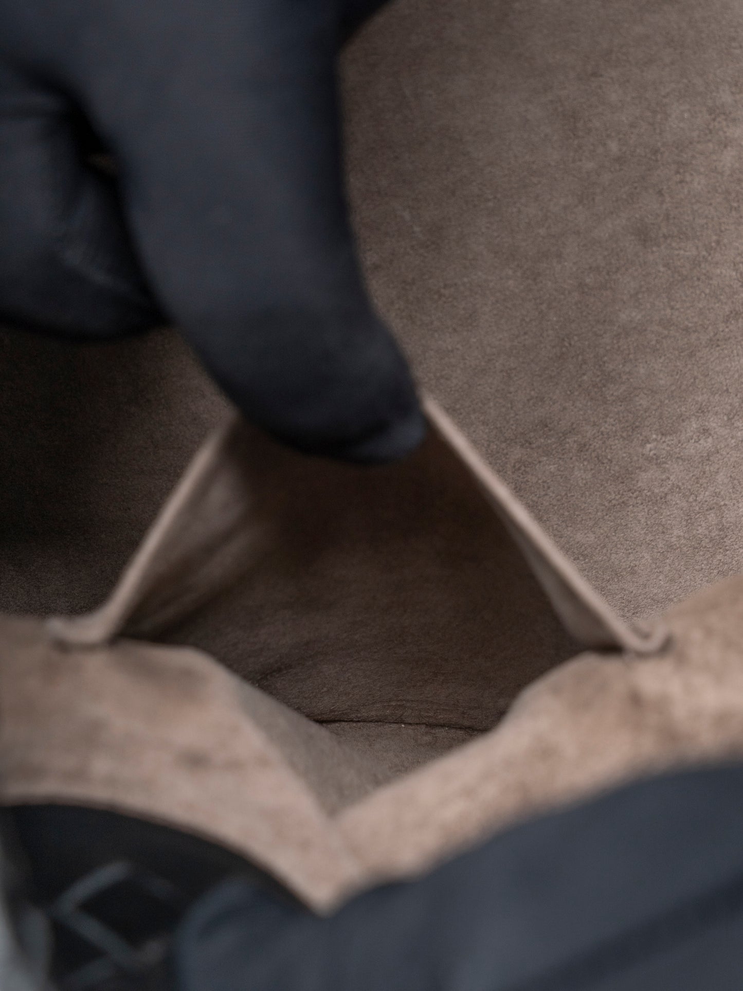 ボッテガヴェネタ イントレチャート トートバッグ レザー ブラック