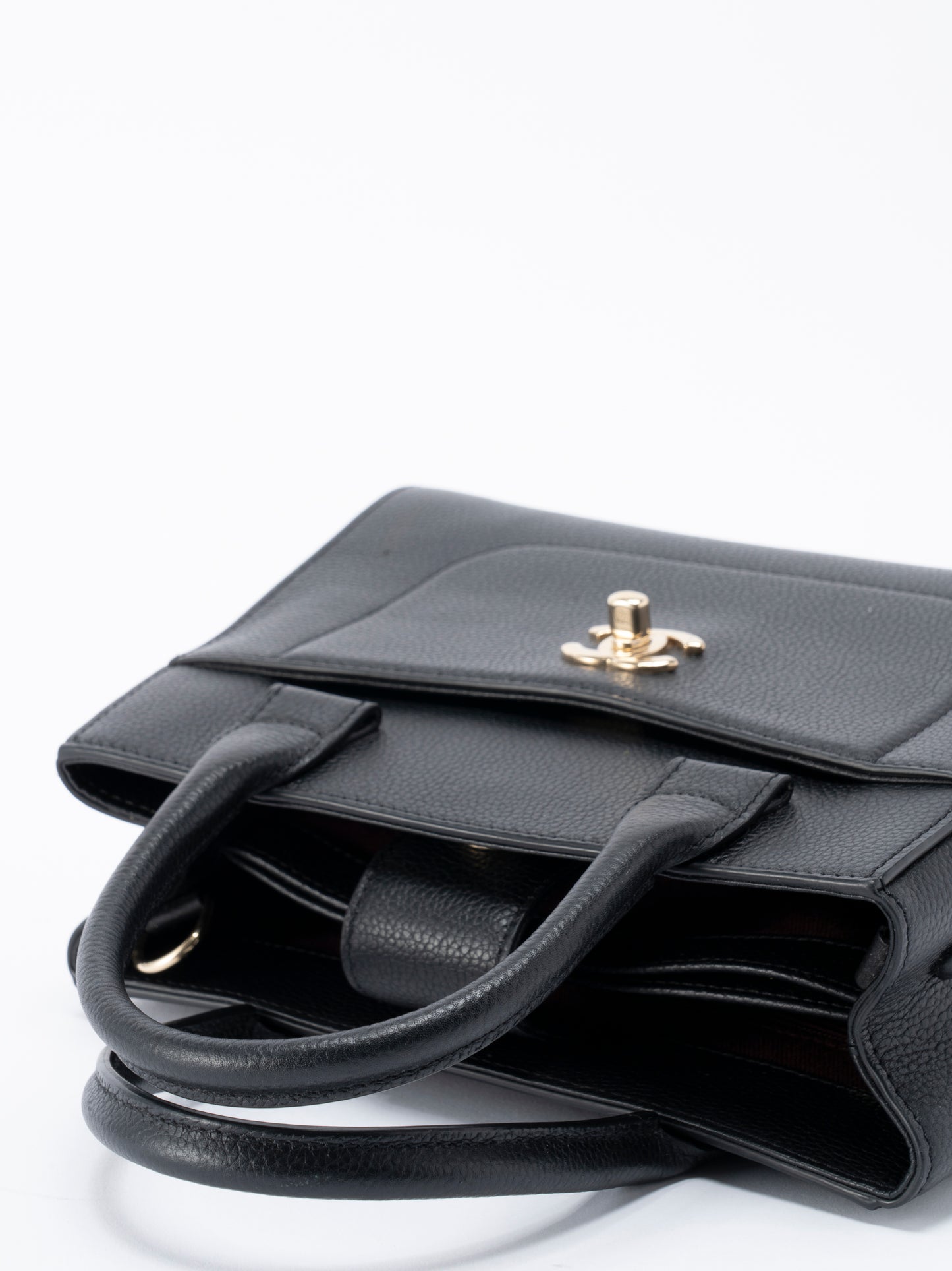 シャネル ネオエグゼクティブ 2WAYトートバッグ キャビアスキン ブラック ゴールド金具