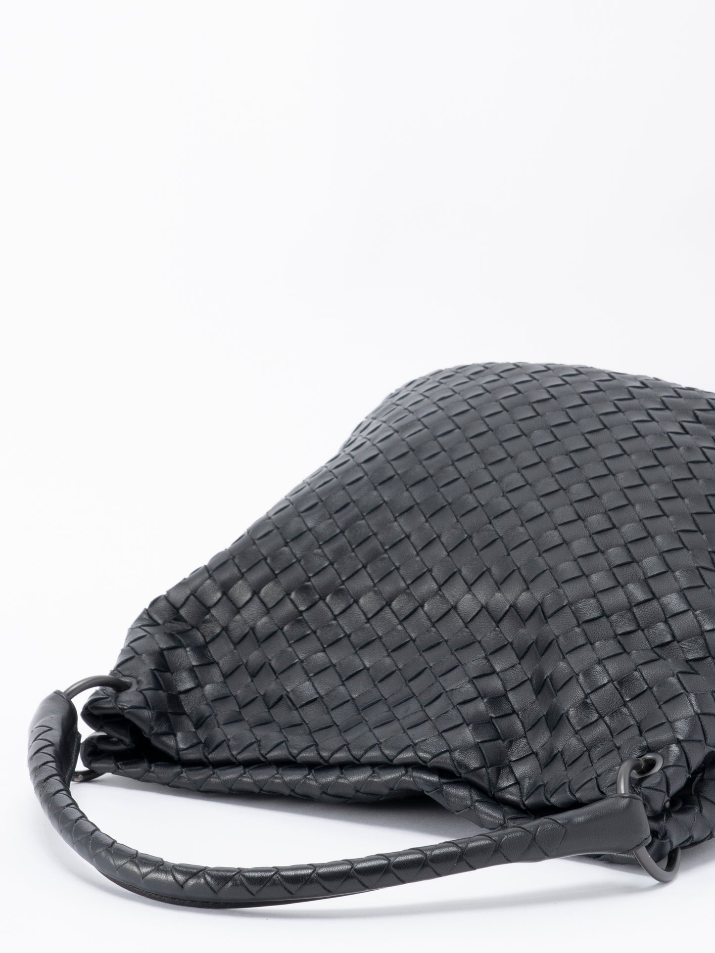 ボッテガヴェネ イントレチャート ショルダーバッグ レザー ブラック ブラック金具