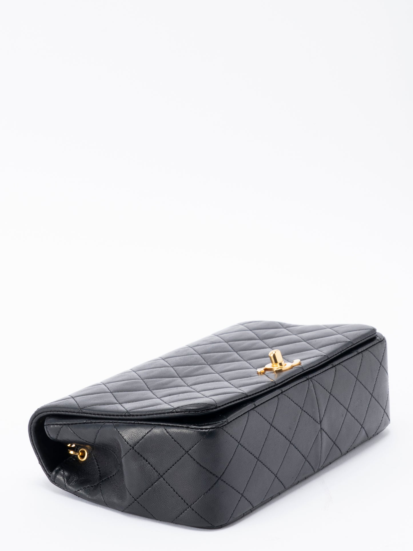 シャネル マトラッセ フルフラップ チェーンショルダーバッグ ラムスキン ブラック ゴールド金具