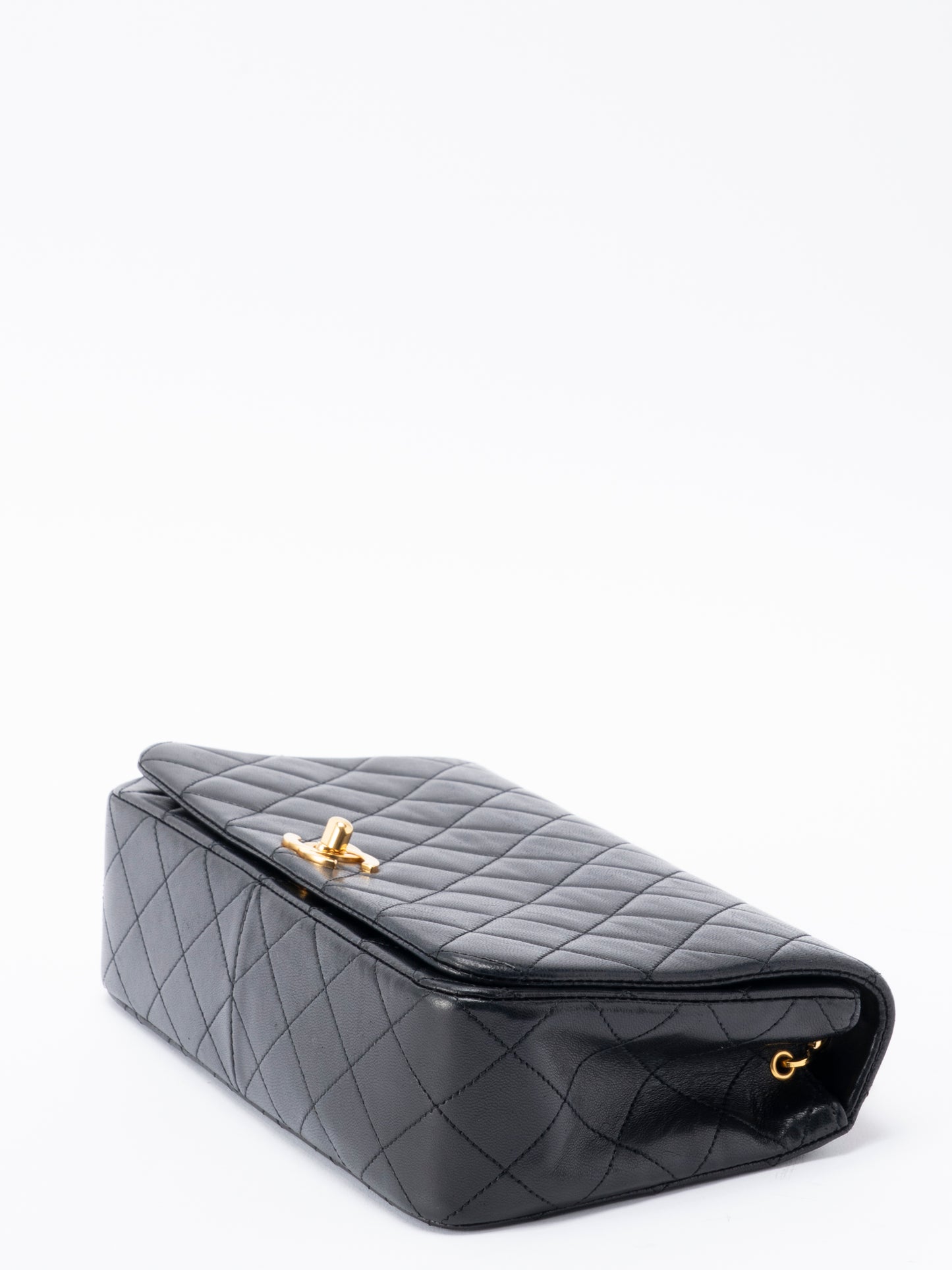 シャネル マトラッセ フルフラップ チェーンショルダーバッグ ラムスキン ブラック ゴールド金具