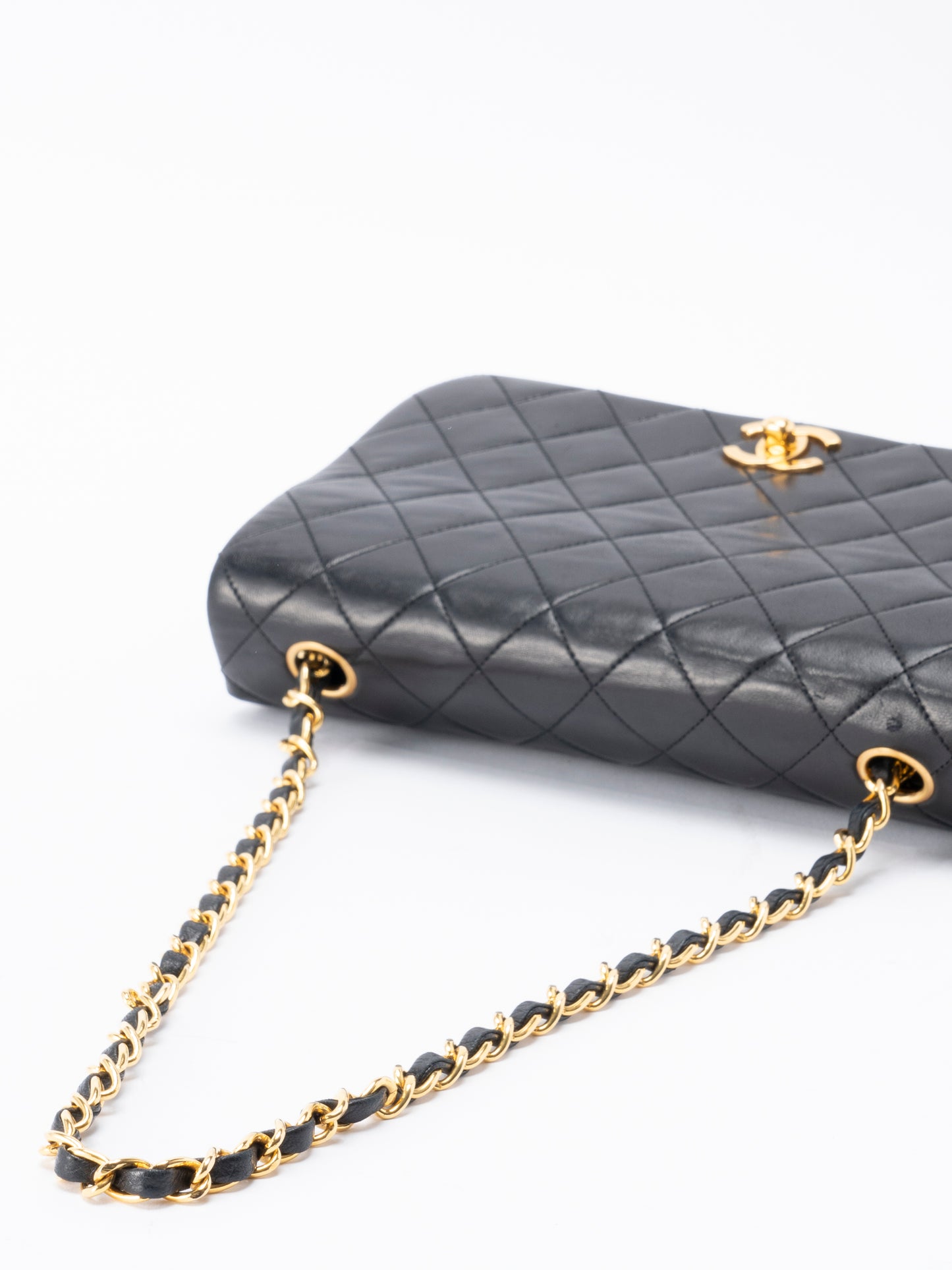 シャネル マトラッセ フルフラップ チェーンショルダーバッグ ラムスキン ブラック ゴールド金具