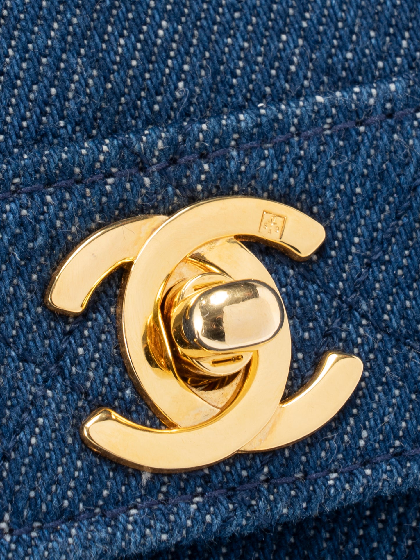 シャネル ココマーク チェーンショルダーバッグ デニム ブルー ゴールド金具