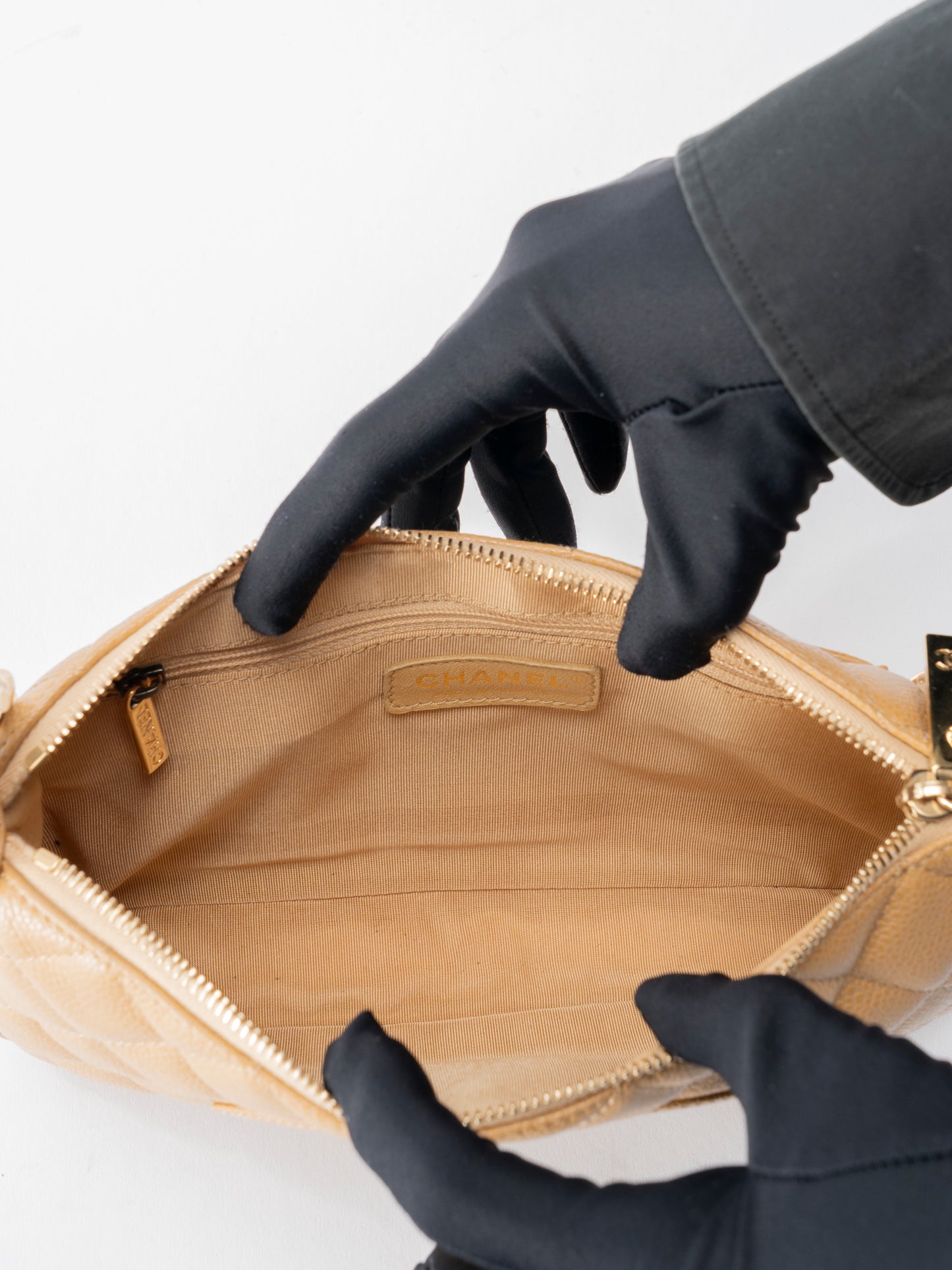 シャネル マトラッセ チェーンショルダーバッグ キャビアスキン ベージュ ゴールド金具