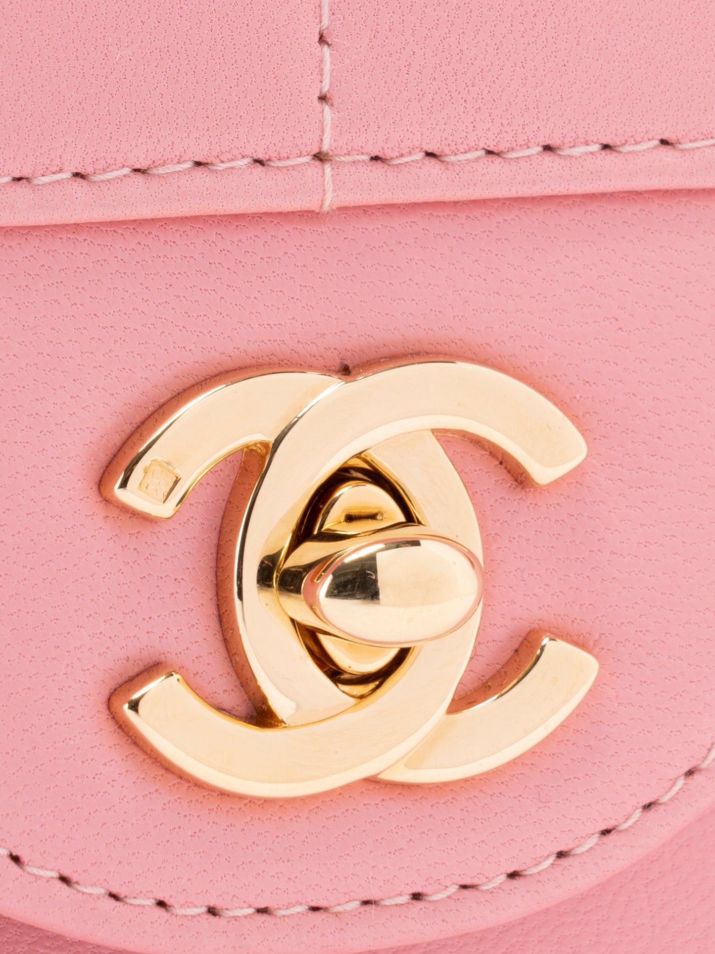 シャネル チョコバー チェーンショルダーバッグ ラムスキン ピンク ゴールド金具