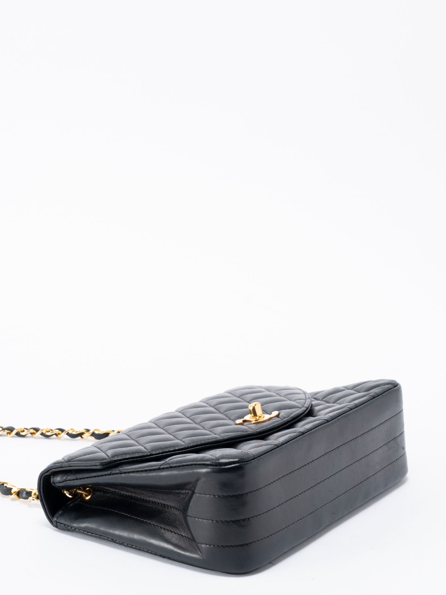 シャネル マトラッセ シングルフラップ チェーンショルダーバッグ ラムスキン ブラック ゴールド金具