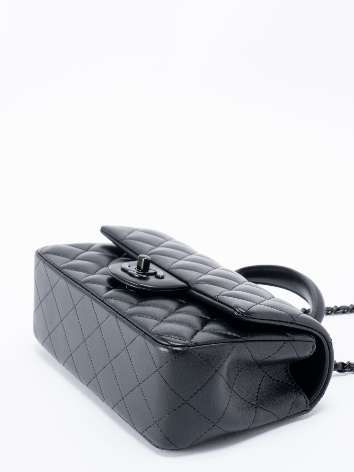 シャネル トップハンドル ミニフラップ シリアルプレート 2WAYショルダーバッグ ラムスキン ブラック ブラック金具