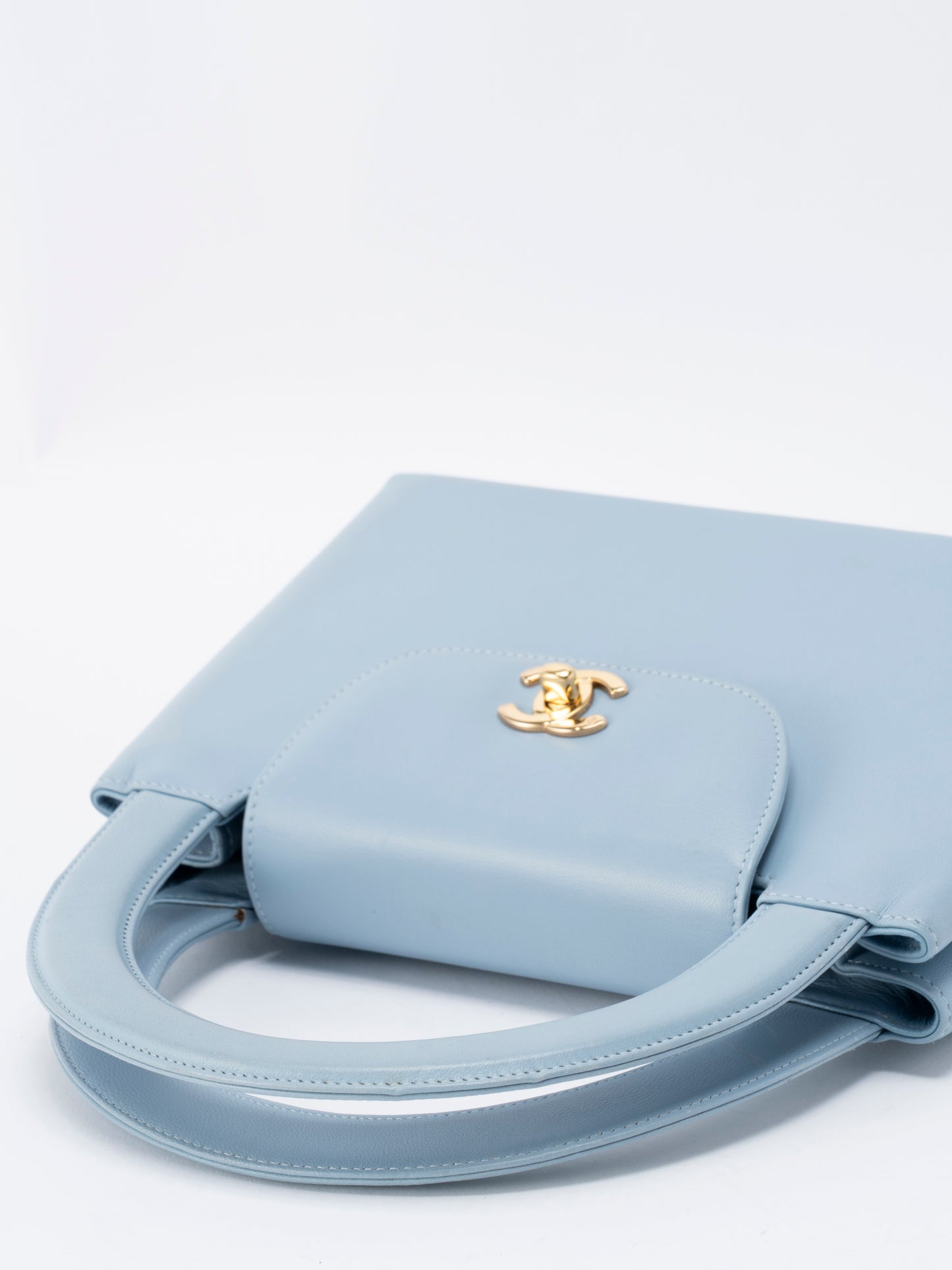 シャネル ココマーク ハンドバッグ ラムスキン ライトブルー ゴールド金具