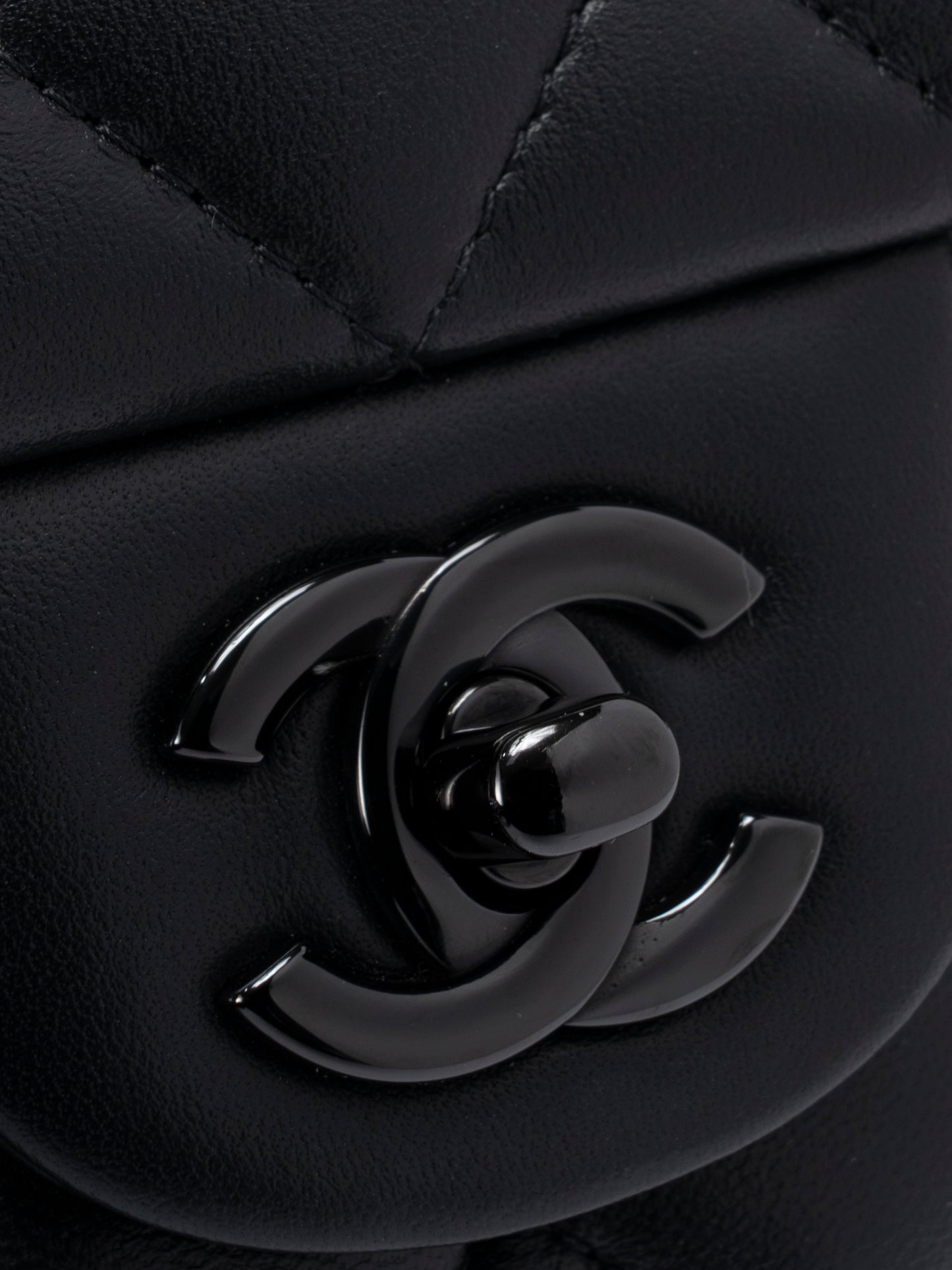 シャネル トップハンドル ミニフラップ シリアルプレート 2WAYショルダーバッグ ラムスキン ブラック ブラック金具