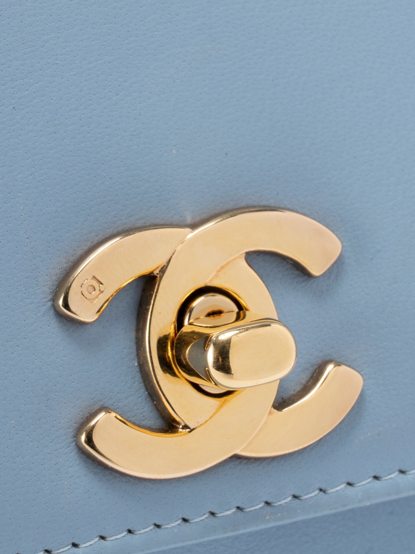 シャネル ココマーク ハンドバッグ ラムスキン ライトブルー ゴールド金具