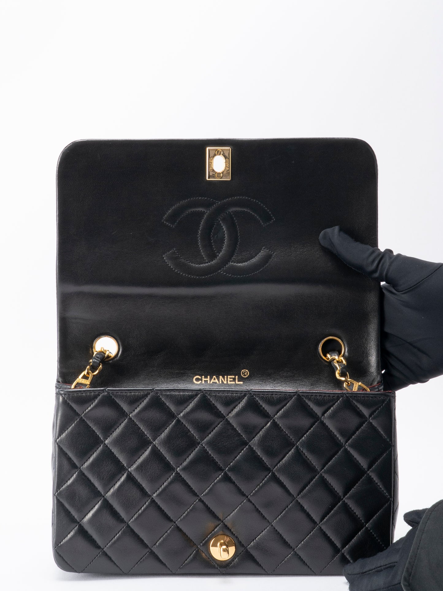 シャネル マトラッセ フルフラップ チェーンショルダーバッグ ラムスキン ブラック ゴールド金具