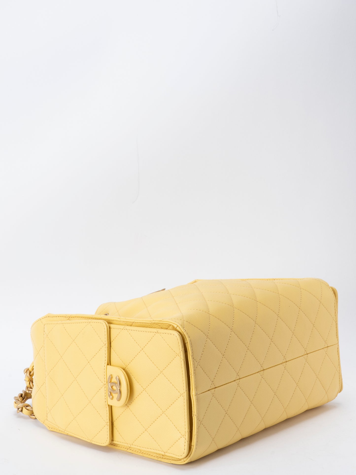 シャネル シャネル25 スモール チェーンショルダーバッグシリアルプレート キャビアスキン イエロー ゴールド金具