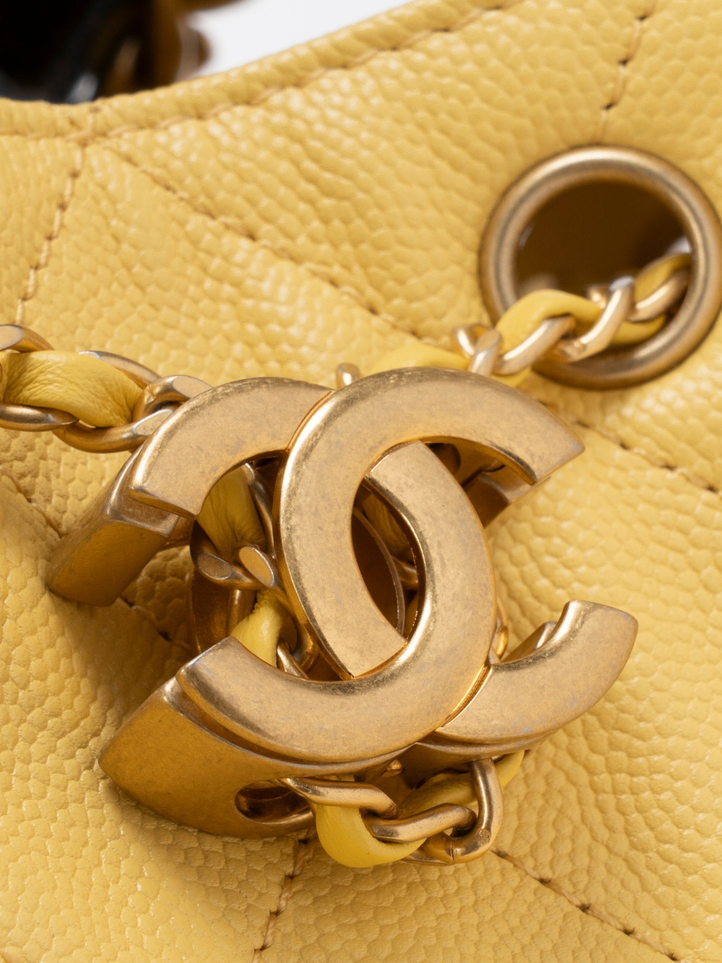シャネル シャネル25 スモール チェーンショルダーバッグシリアルプレート キャビアスキン イエロー ゴールド金具