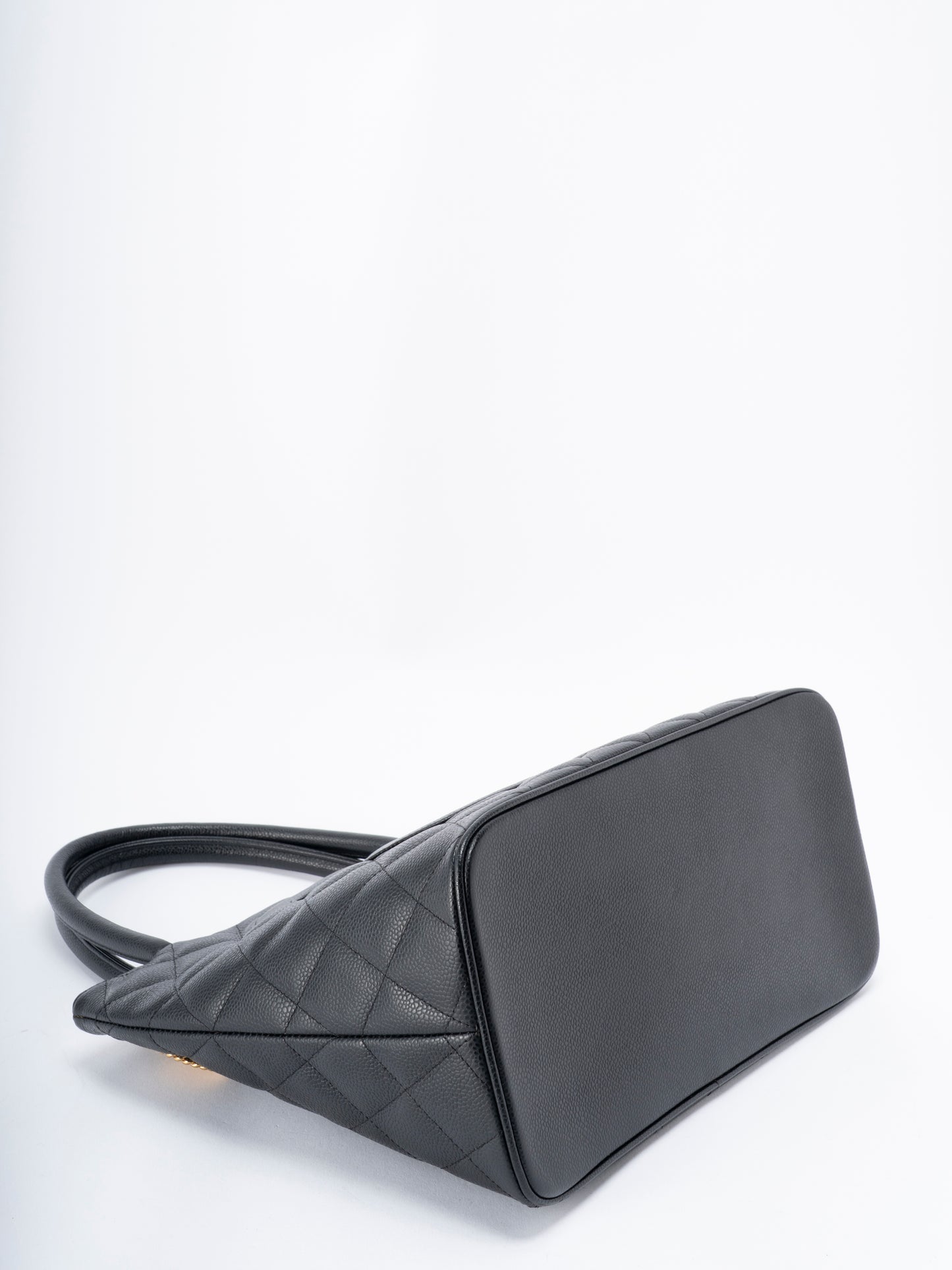 シャネル 復刻トートバッグ キャビアスキン ブラック ゴールド金具