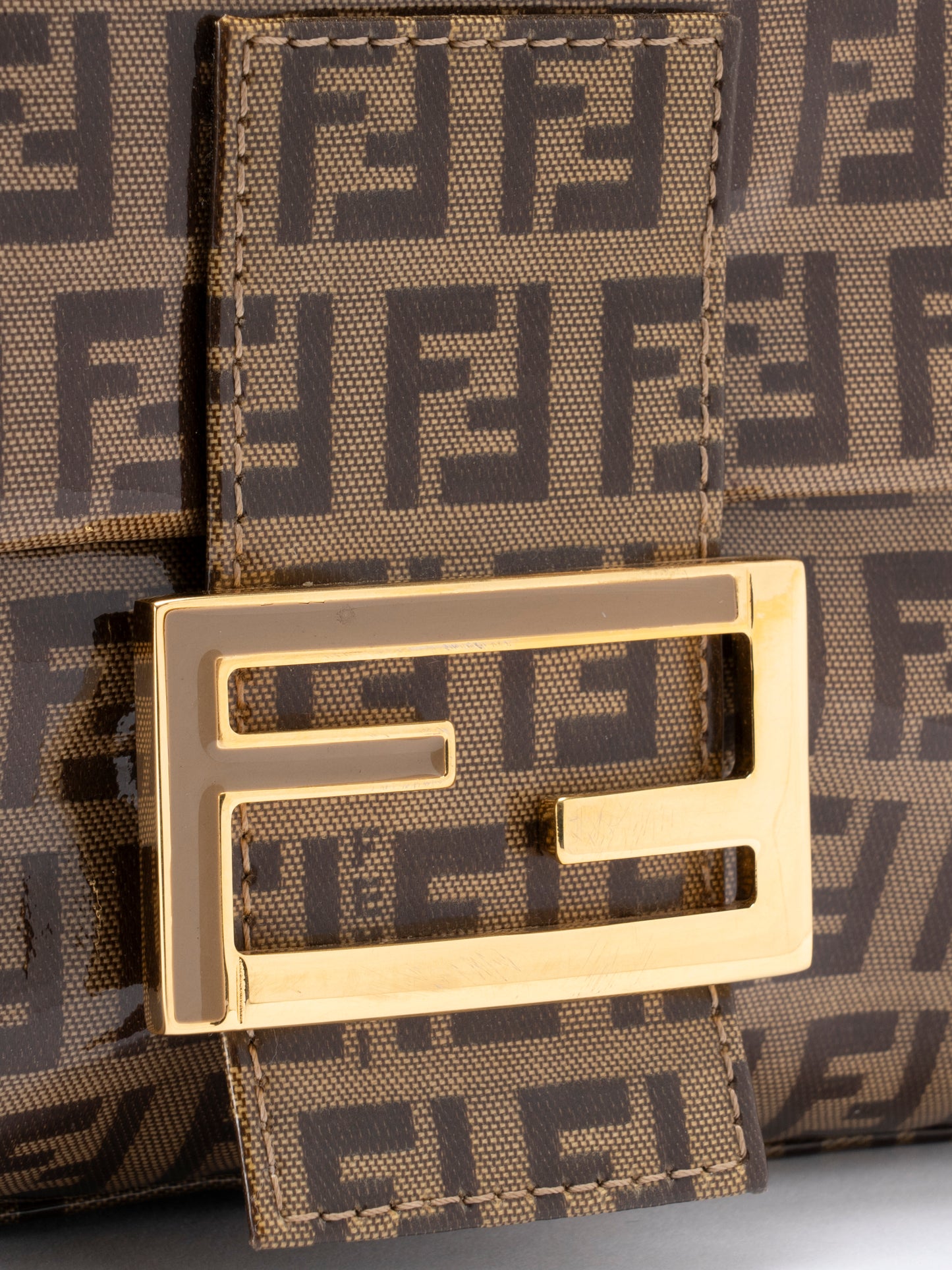 フェンディ ズッキーノ マンマバケット ショルダーバッグ コーティングキャンバス ブラウン ゴールド金具