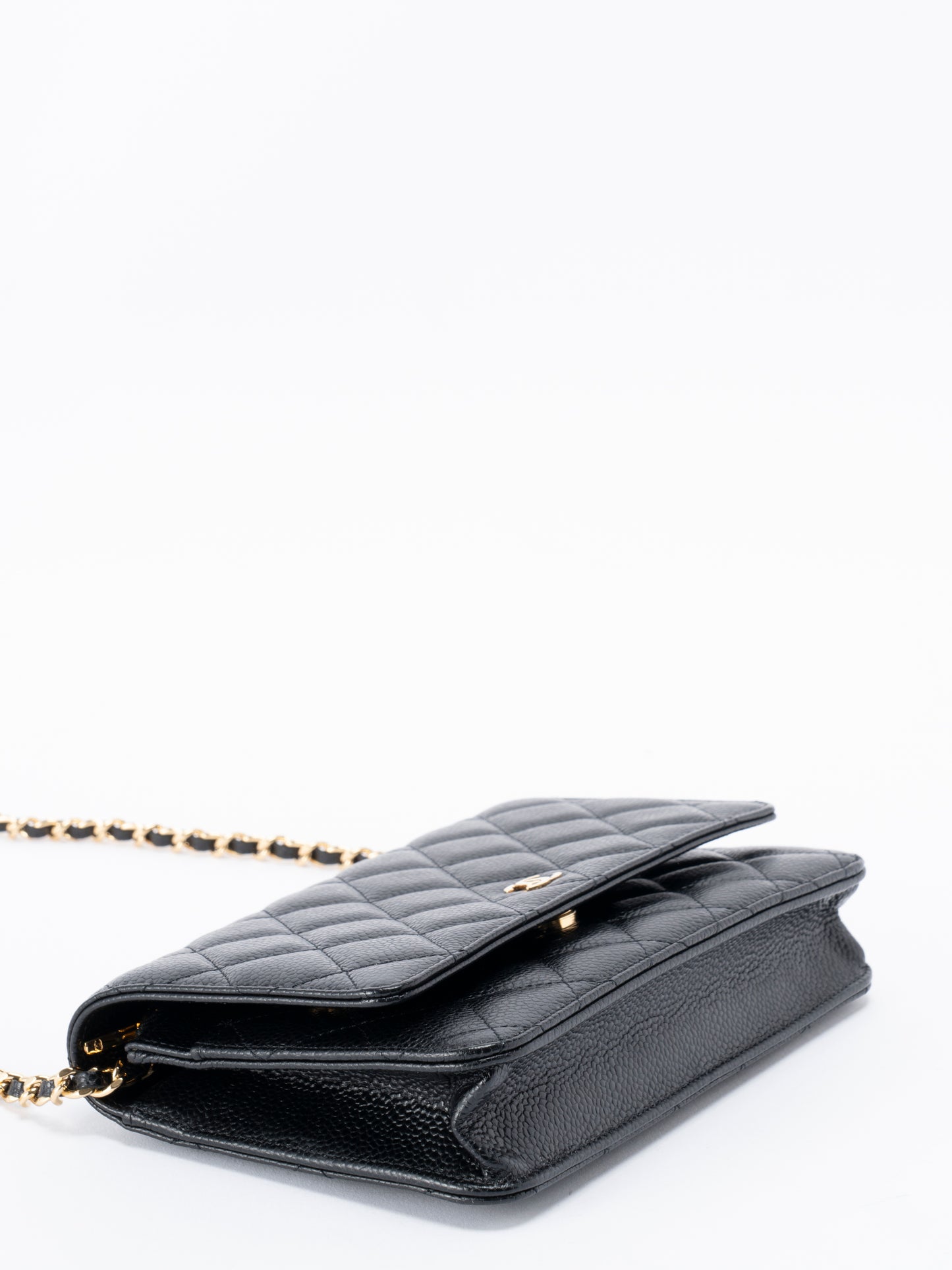 シャネル マトラッセ シリアルプレート チェーンウォレット キャビアスキン ブラック ゴールド金具