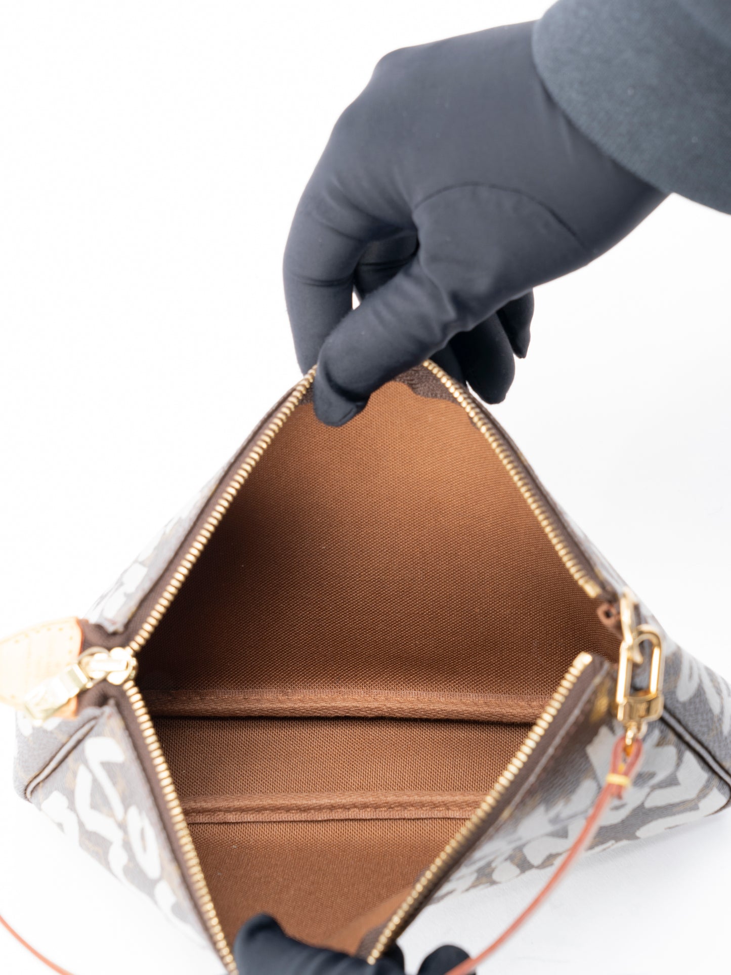 ルイ・ヴィトン M92192  グラフィティ ポシェット アクセサリーポーチ モノグラムキャンバス ブラウン ゴールド金具