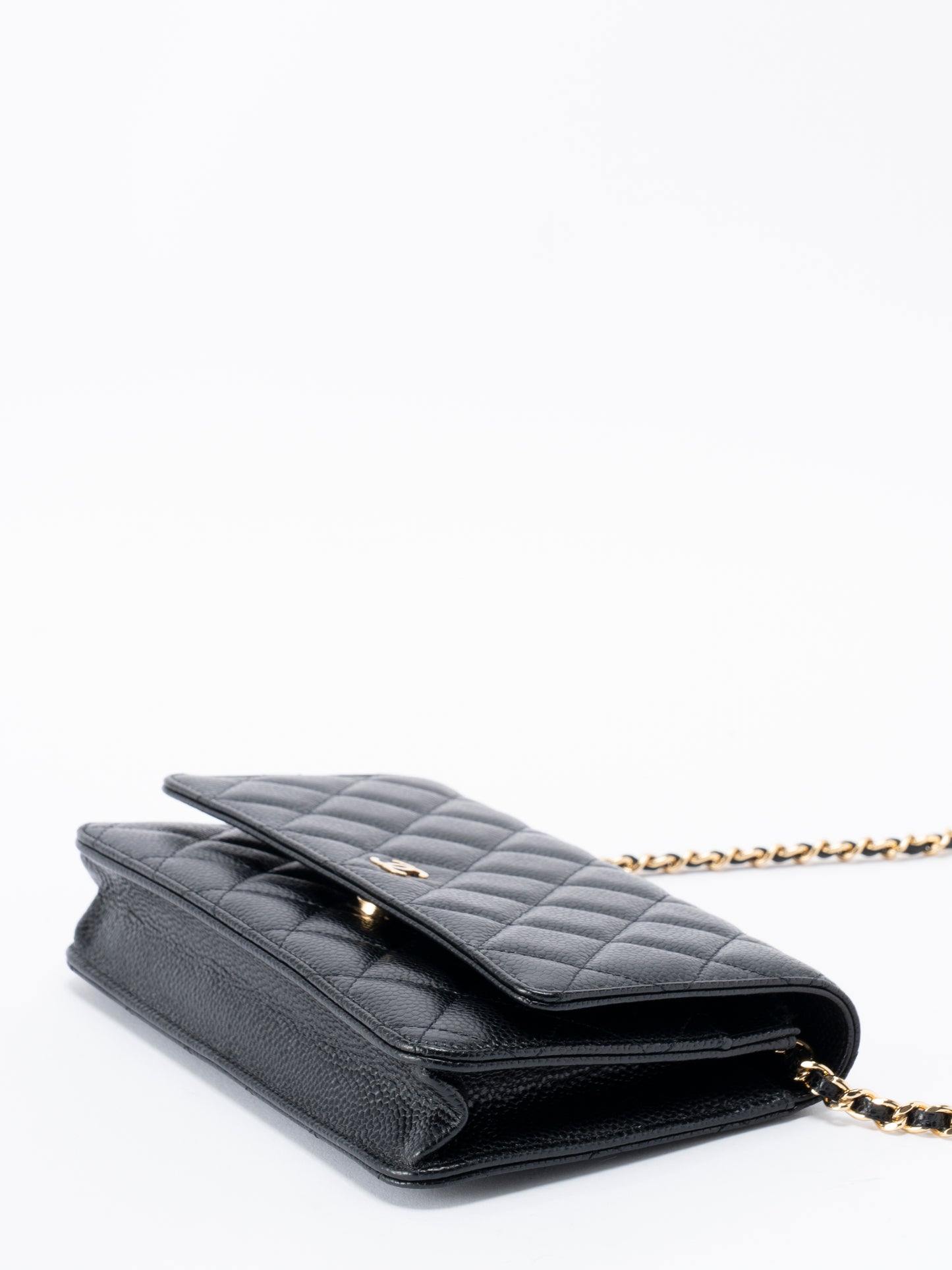 シャネル マトラッセ シリアルプレート チェーンウォレット キャビアスキン ブラック ゴールド金具