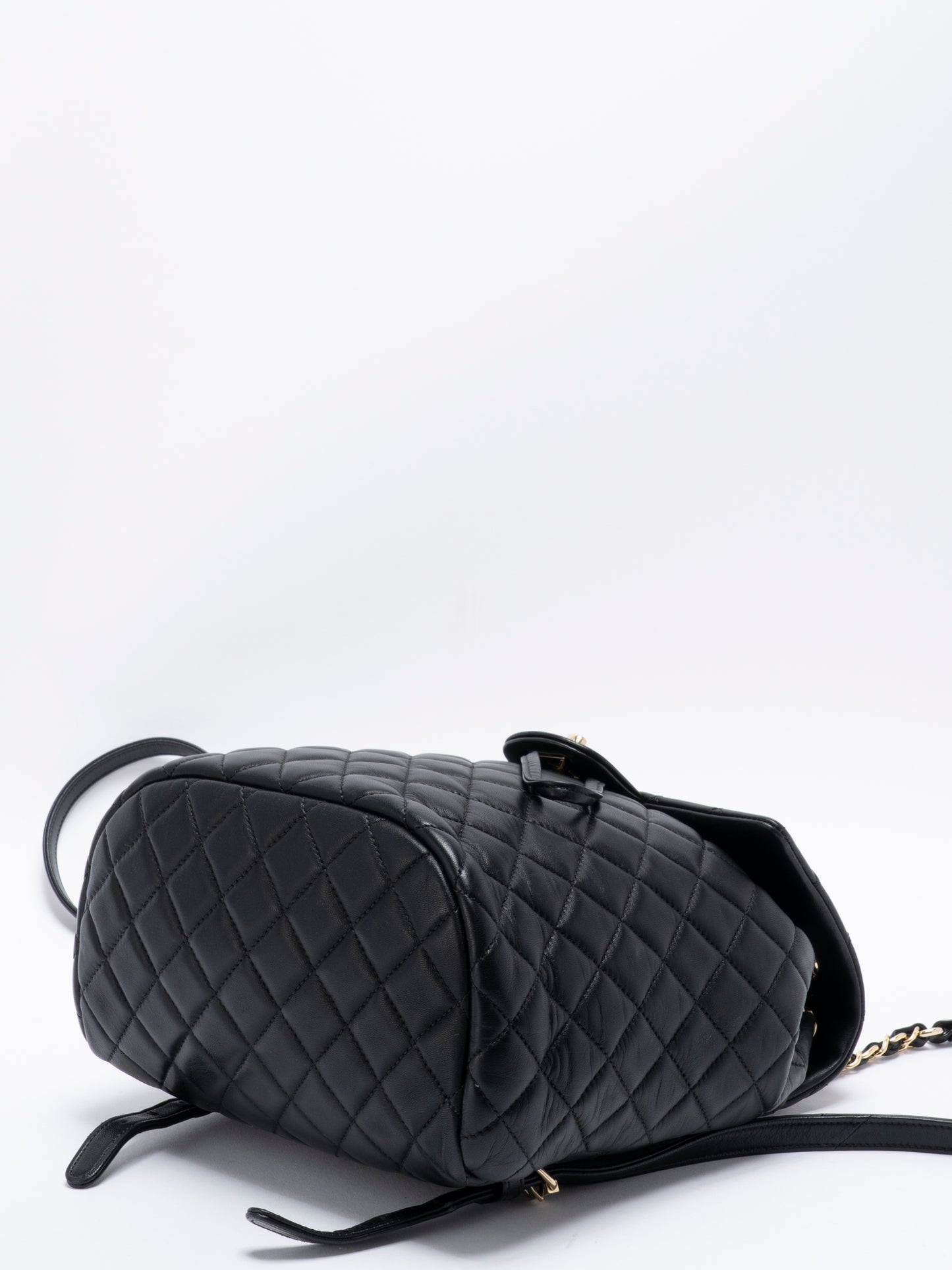 シャネル マトラッセ チェーンリュックサック ラムスキン ブラック ゴールド金具