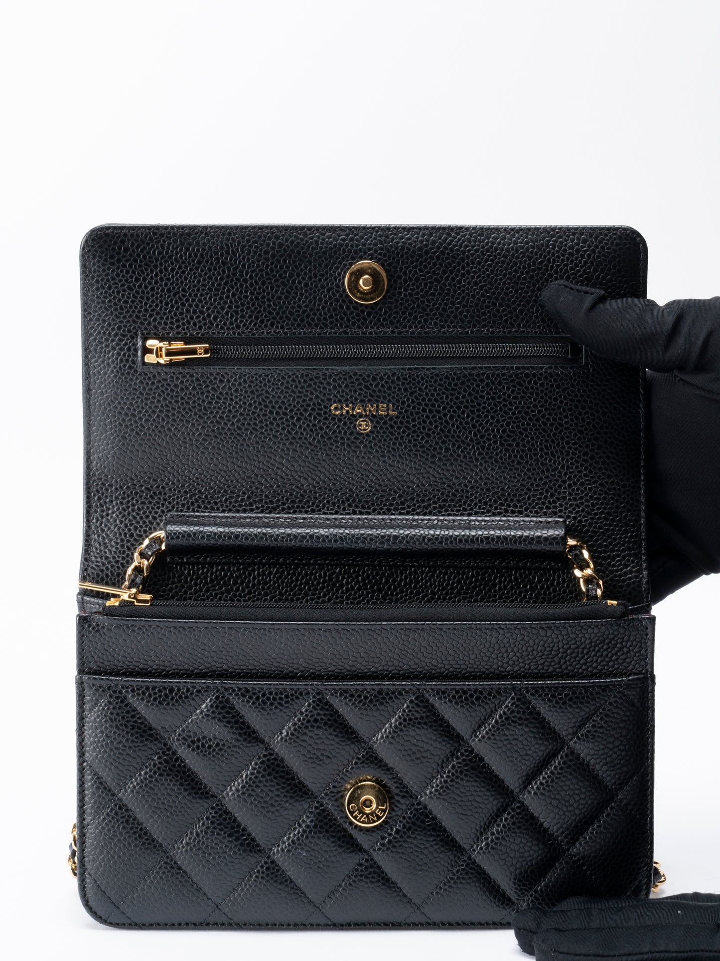 シャネル マトラッセ シリアルプレート チェーンウォレット キャビアスキン ブラック ゴールド金具