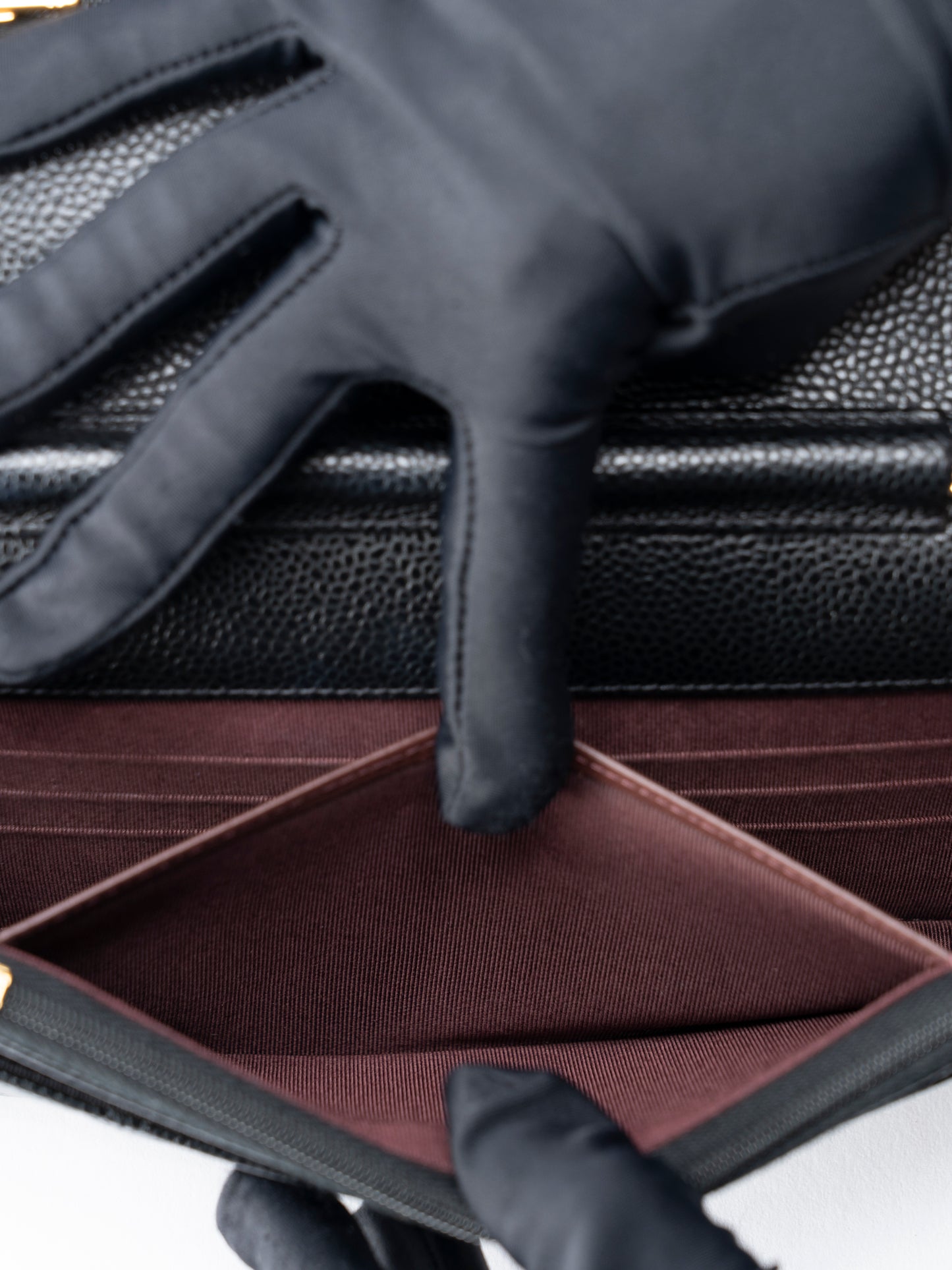 シャネル マトラッセ シリアルプレート チェーンウォレット キャビアスキン ブラック ゴールド金具