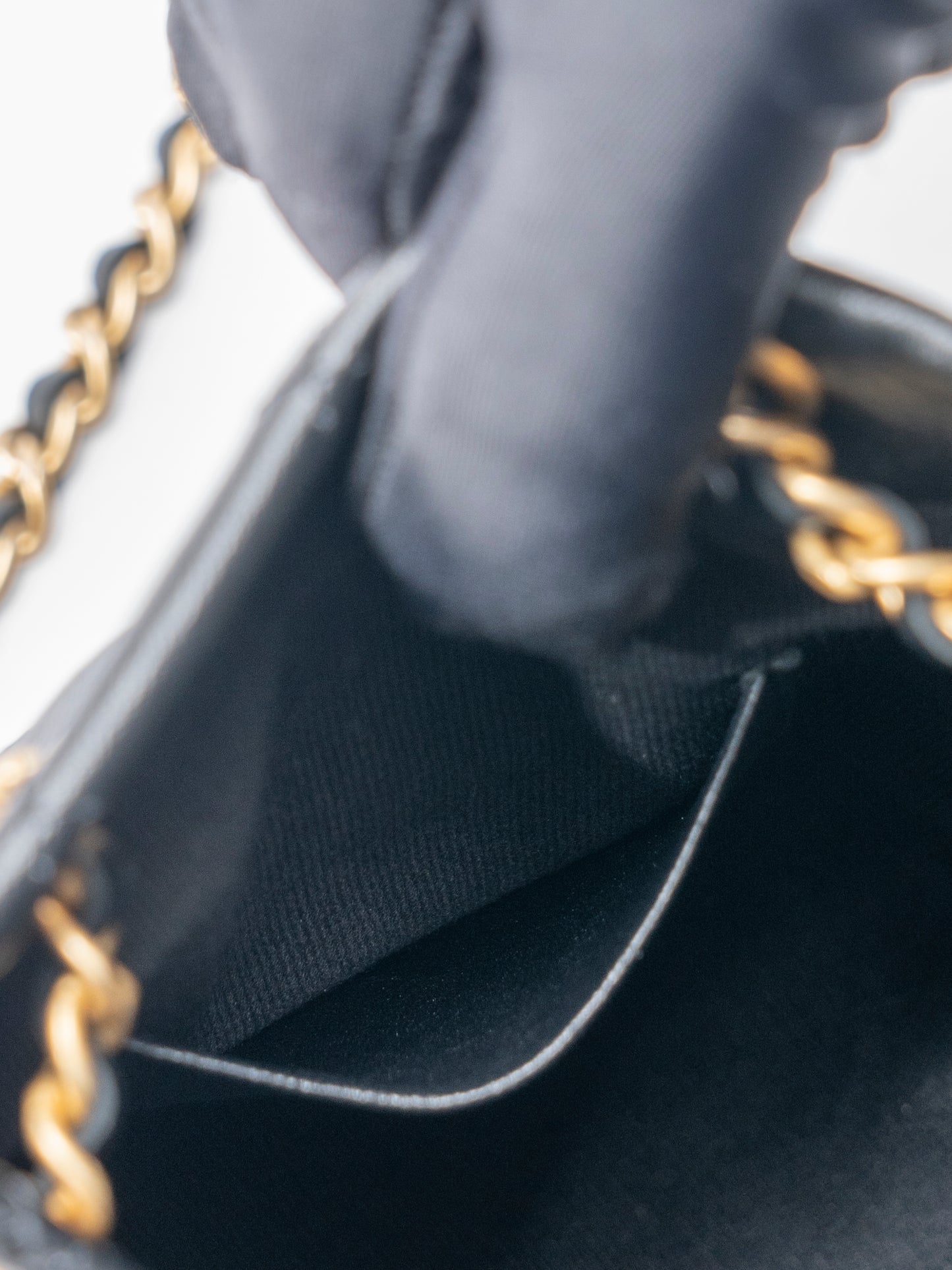 シャネル マトラッセ ランダムシリアル ミニ チェーンバゲットバッグ ラムスキン ブラック ゴールド金具