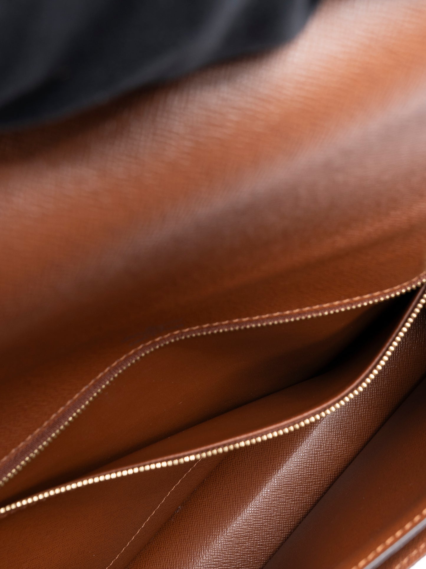 ルイ・ヴィトン M51185 モンソー28 ショルダーバッグ モノグラムキャンバス ブラウン ゴールド金具