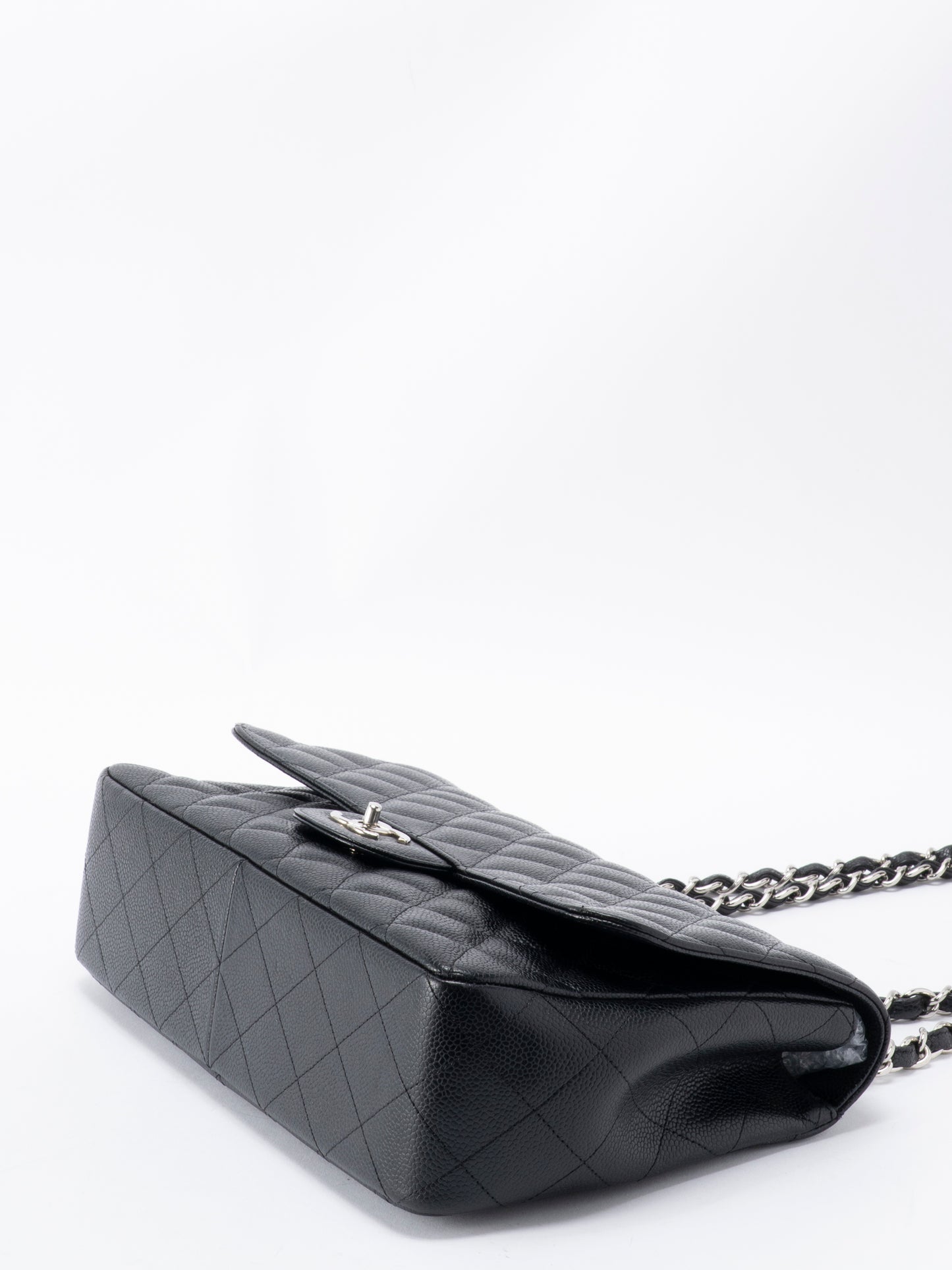 シャネル デカマトラッセ30 チェーンショルダーバッグ キャビアスキン ブラック シルバー金具