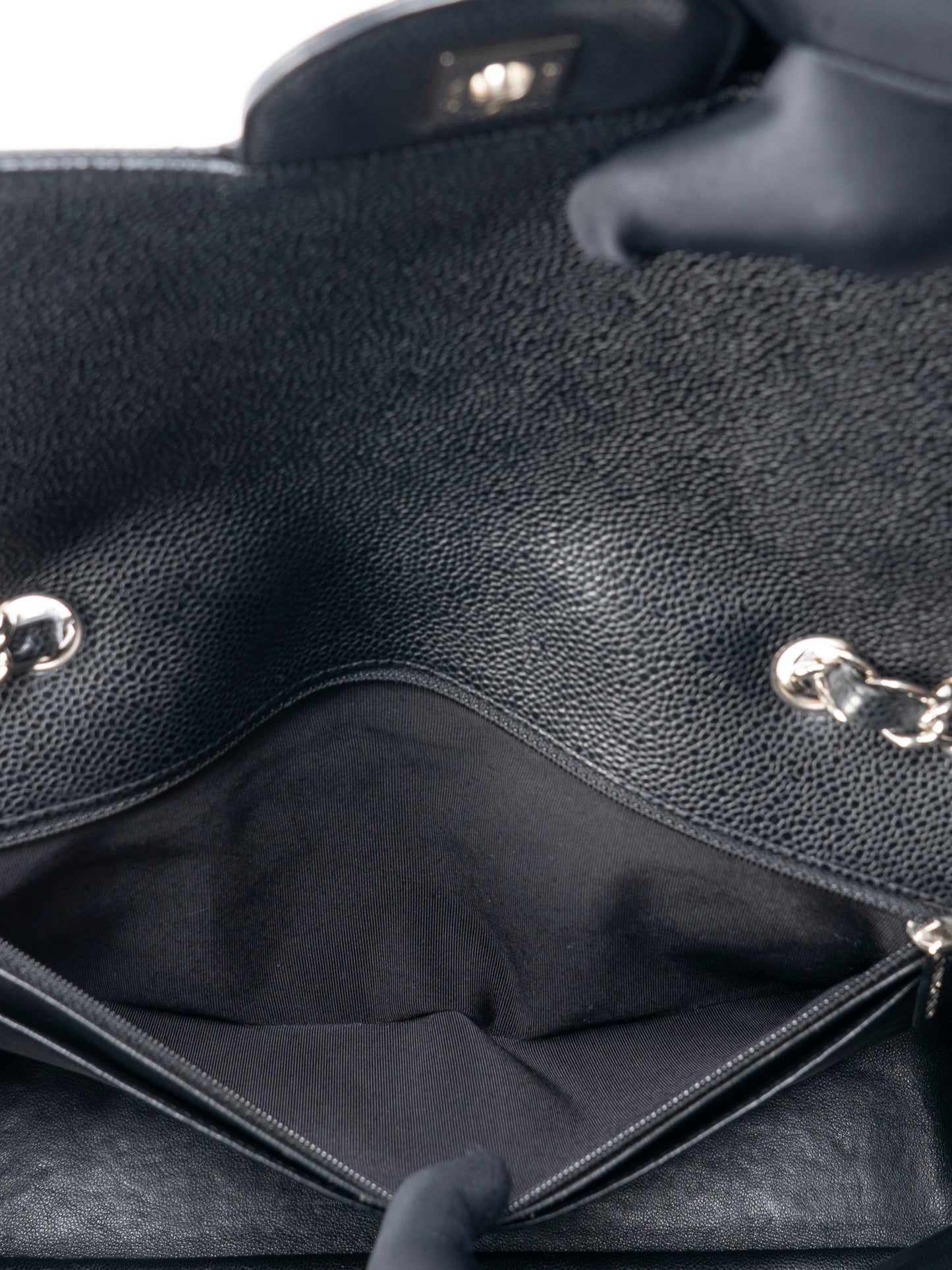 シャネル デカマトラッセ30 チェーンショルダーバッグ キャビアスキン ブラック シルバー金具