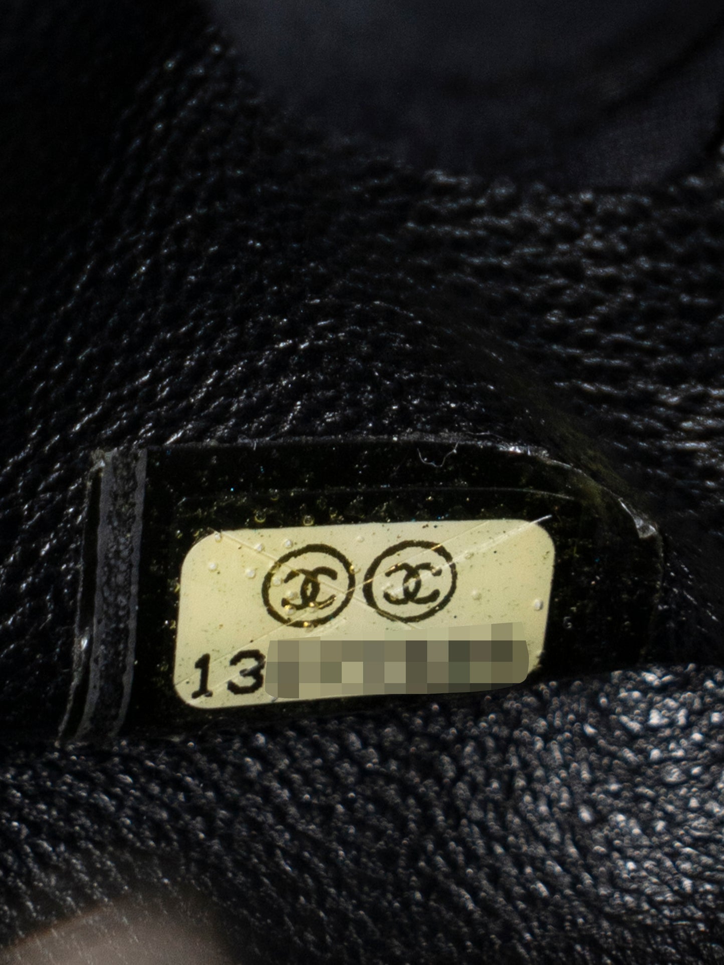 シャネル デカマトラッセ30 チェーンショルダーバッグ キャビアスキン ブラック シルバー金具