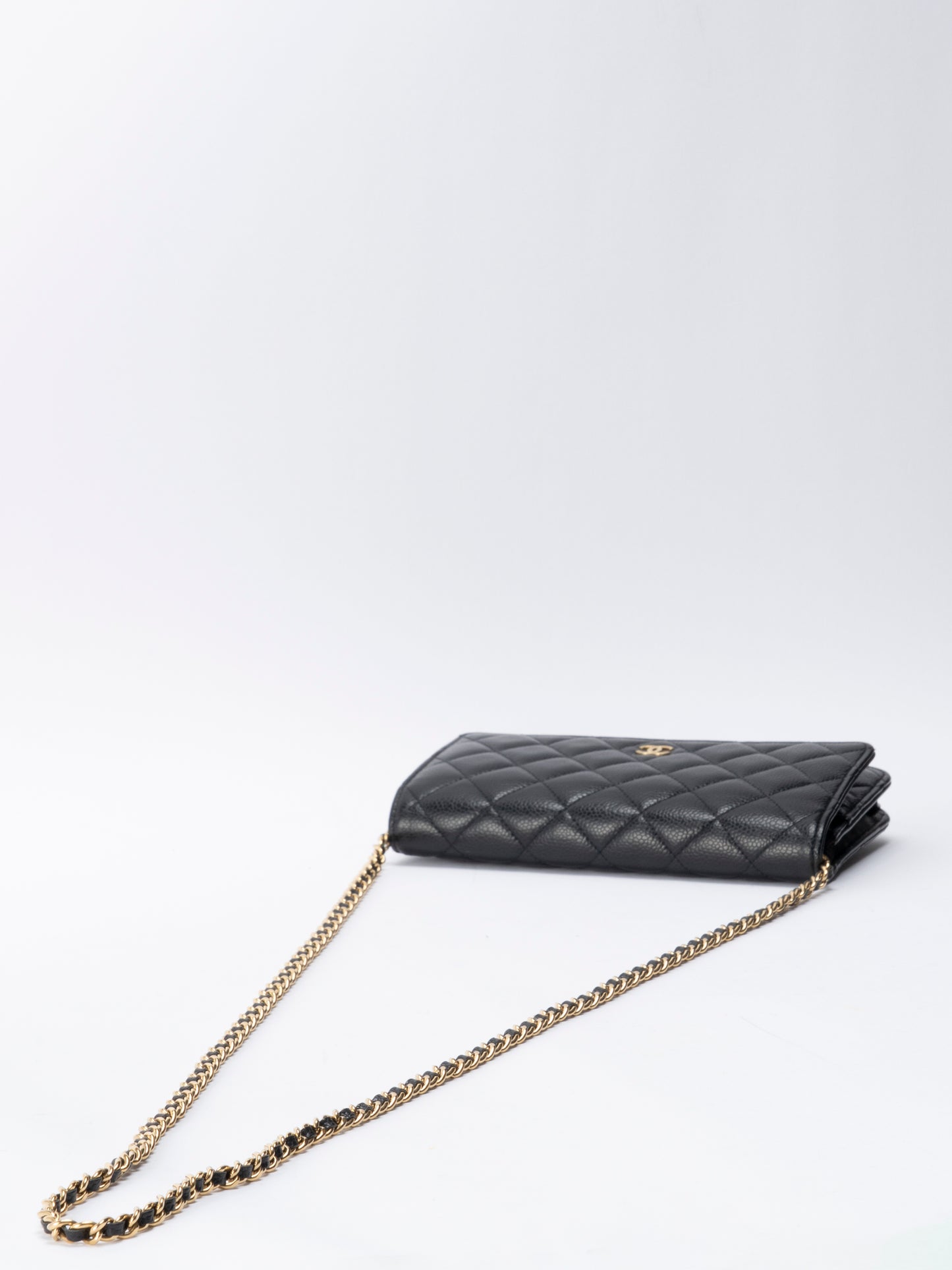 シャネル マトラッセ シリアルプレート チェーンウォレット キャビアスキン ブラック ゴールド金具