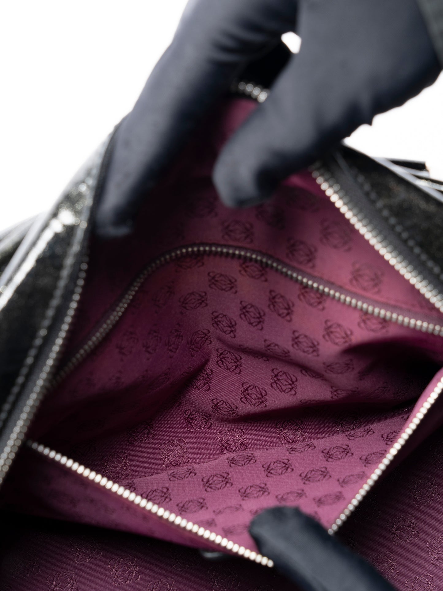 ロエベ アマソナ28 ハンドバッグ パテントレザー ブラック シルバー金具