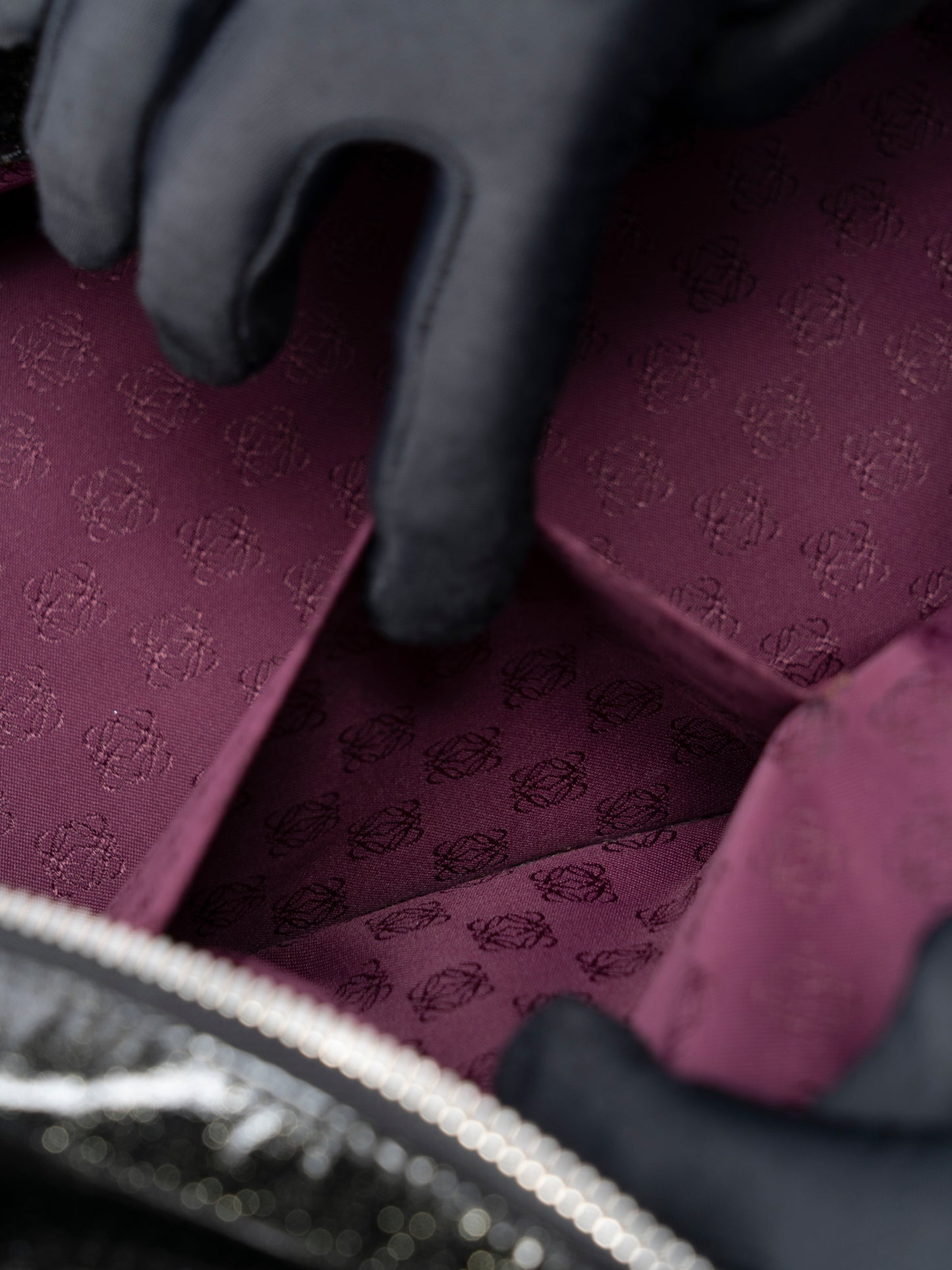 ロエベ アマソナ28 ハンドバッグ パテントレザー ブラック シルバー金具