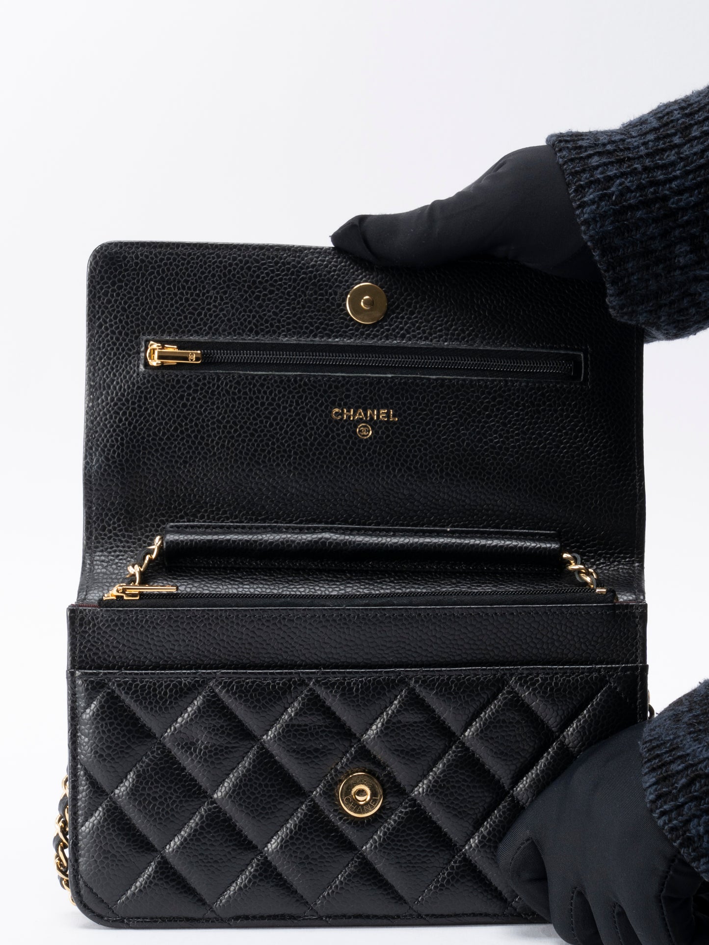 シャネル マトラッセ シリアルプレート チェーンウォレット キャビアスキン ブラック ゴールド金具