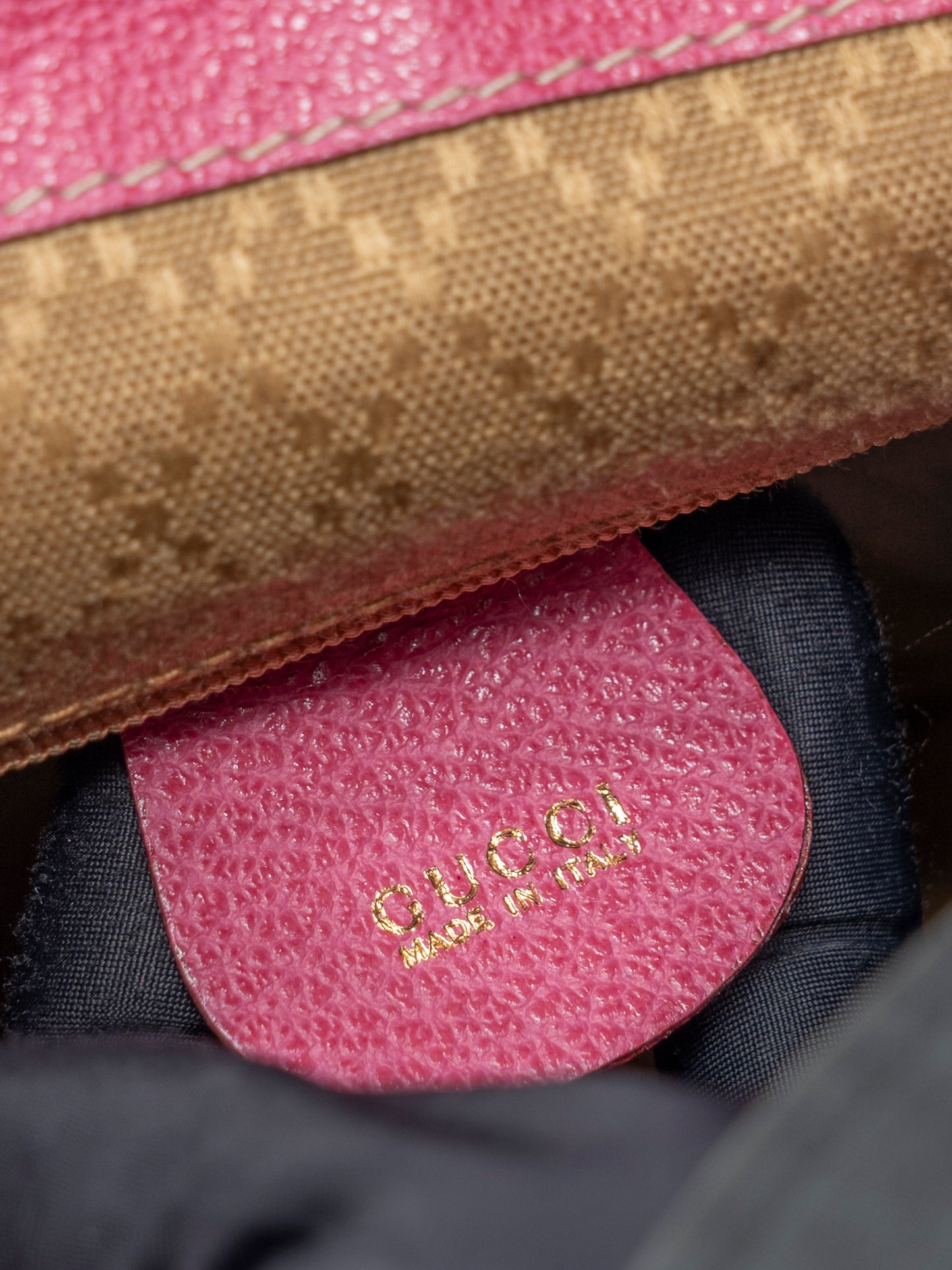 グッチ バンブー リュックサック スエード ピンク ゴールド金具