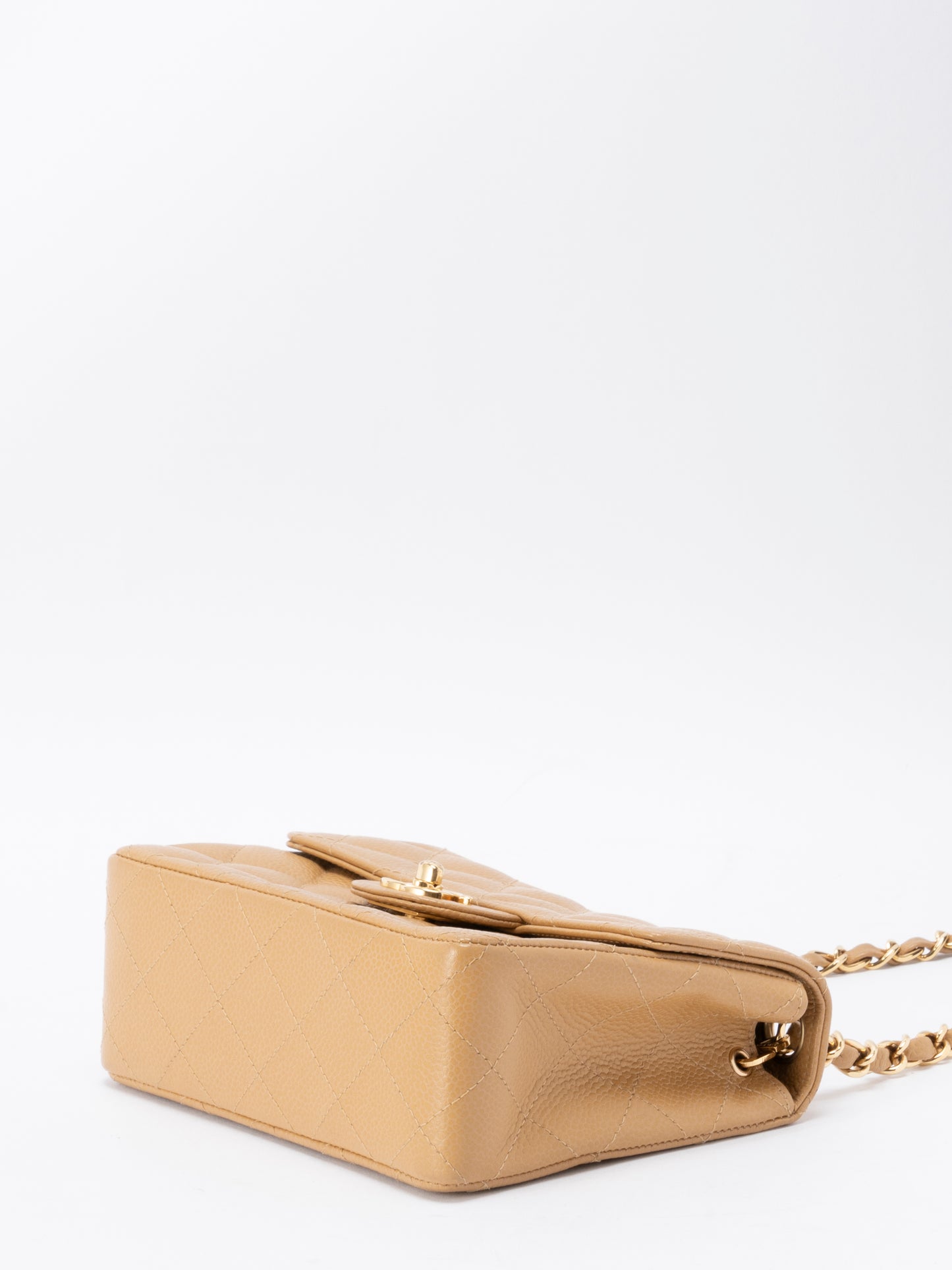 シャネル ミニマトラッセ17 チェーンショルダーバッグ キャビアスキン ベージュ ゴールド金具